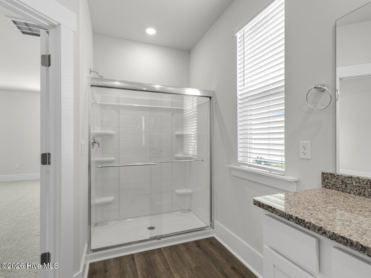 100553189 | Photo 22