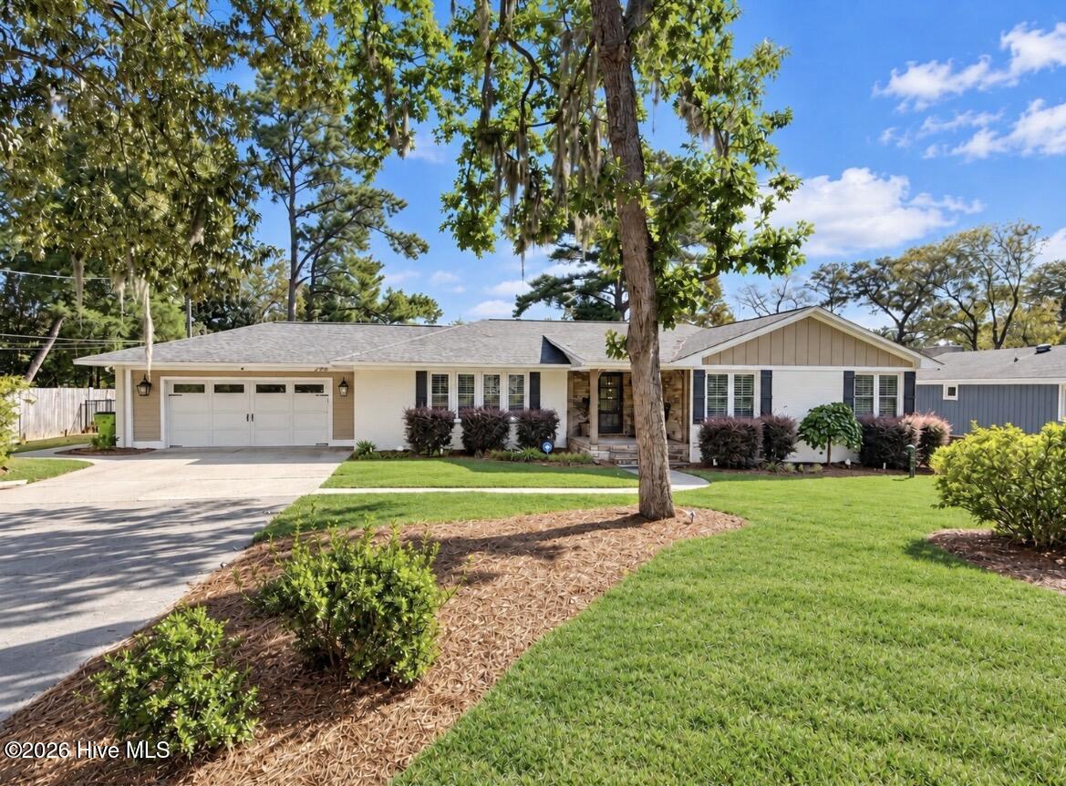 Exterior photo of 602 W Wilson Creek Drive, Trent Woods, NC 28562. MLS: 100604616