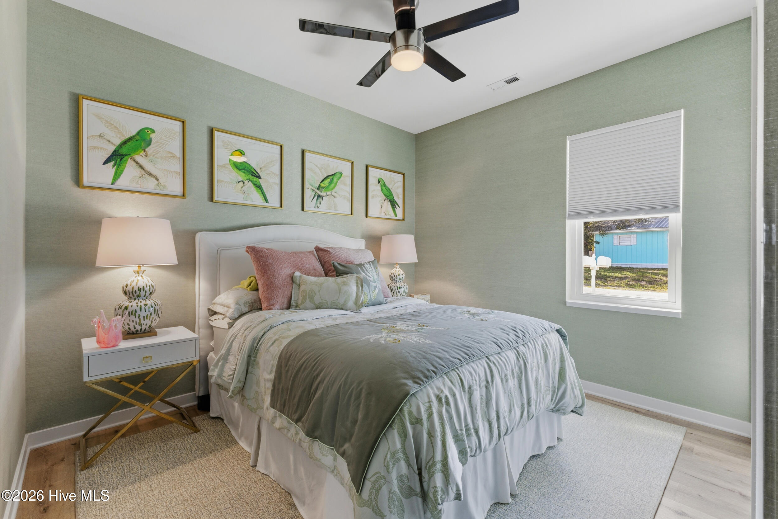 100558032 | Photo 33