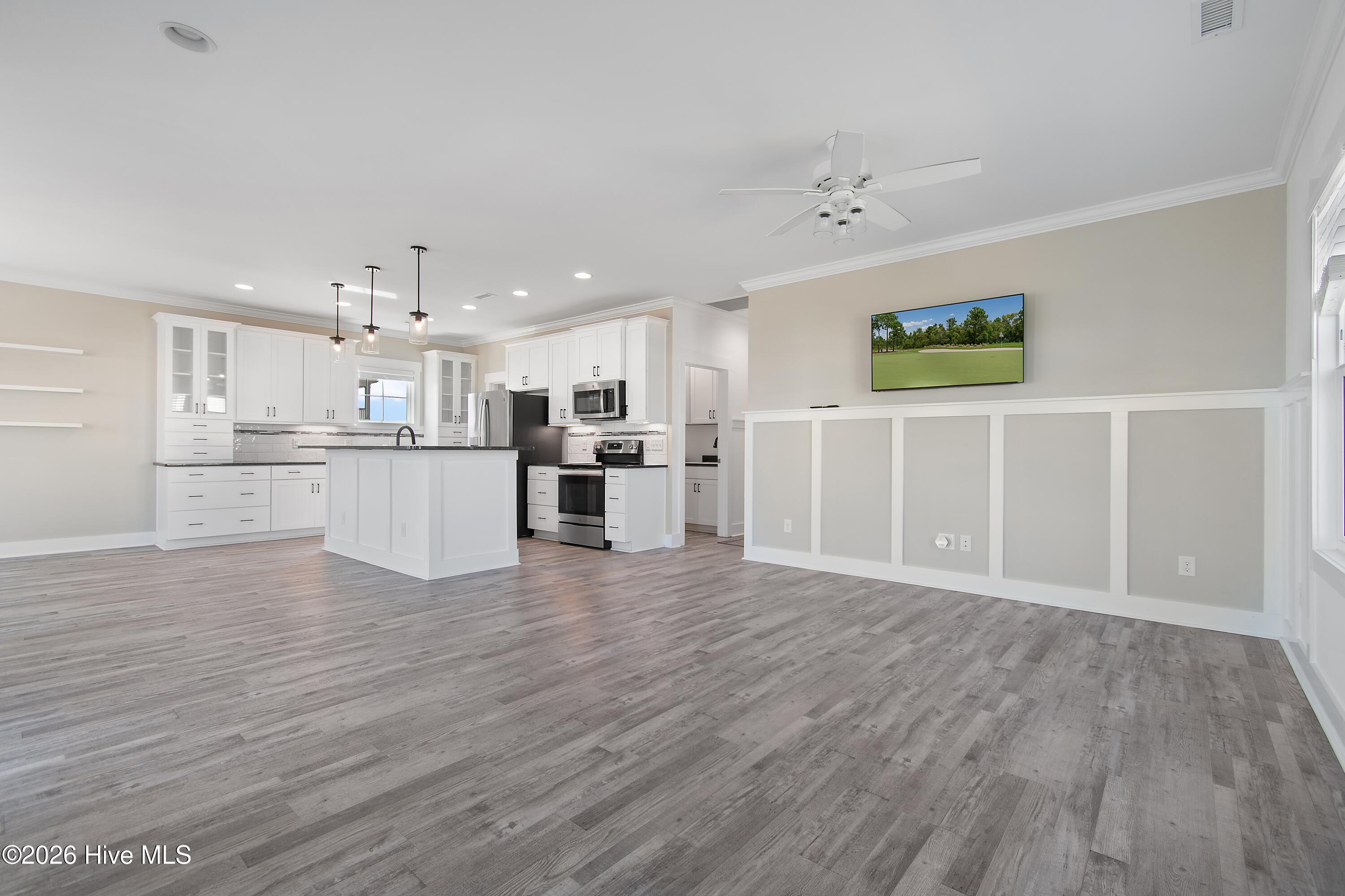 100567916 | Photo 24