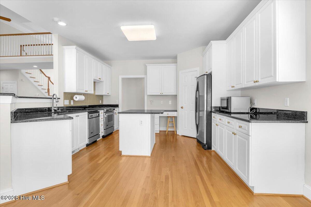 100564445 | Photo 13