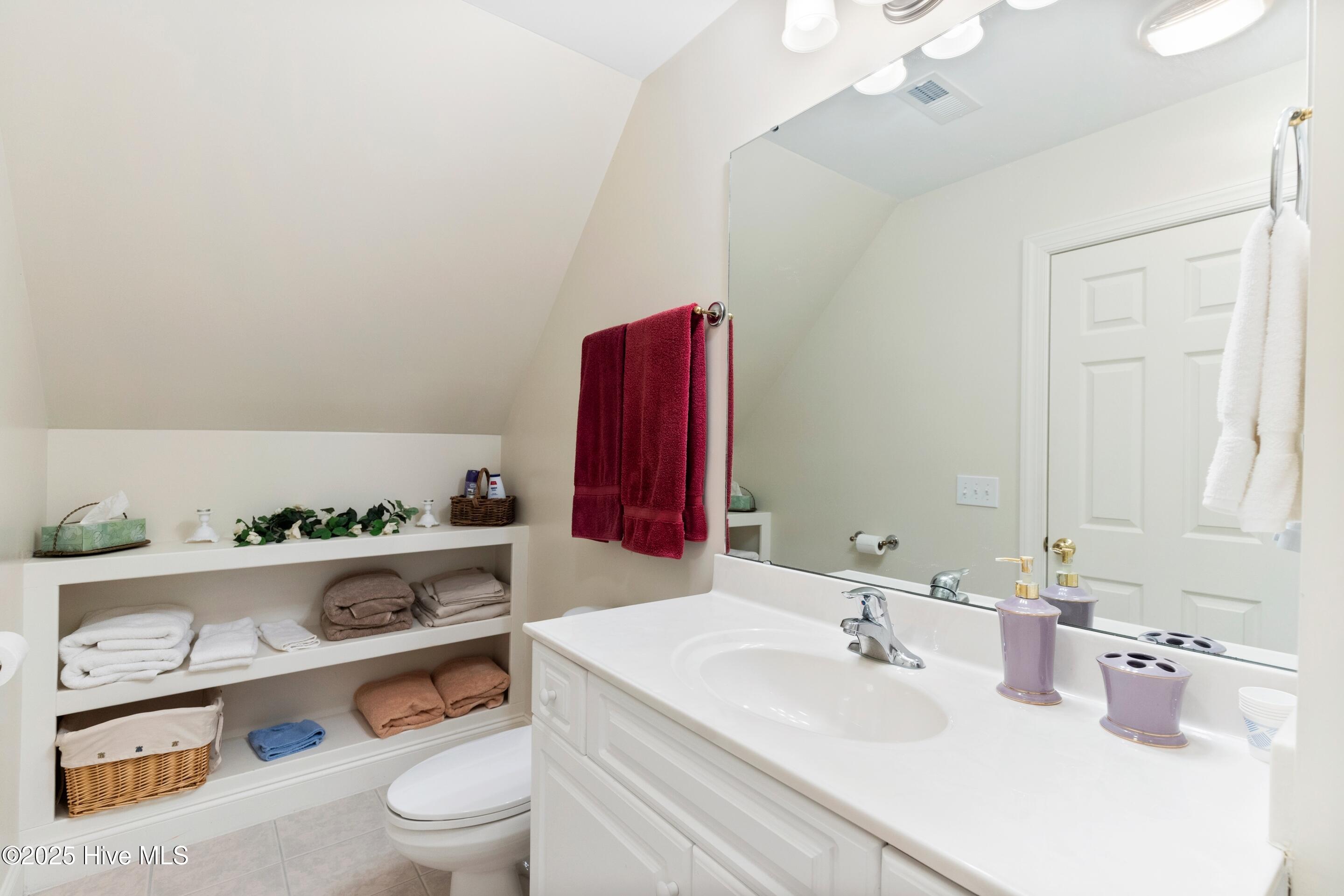 100527165 | Photo 33