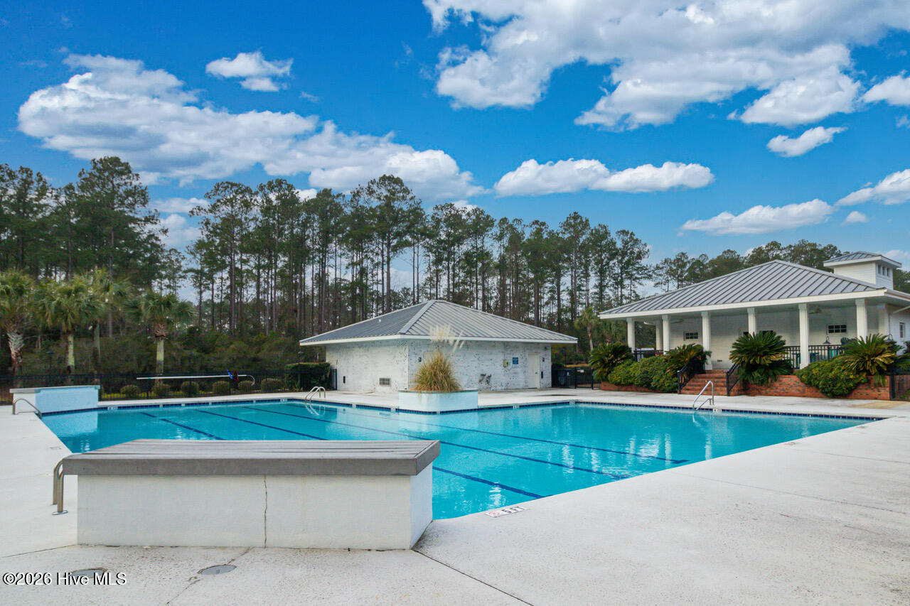 100550790 | Photo 25