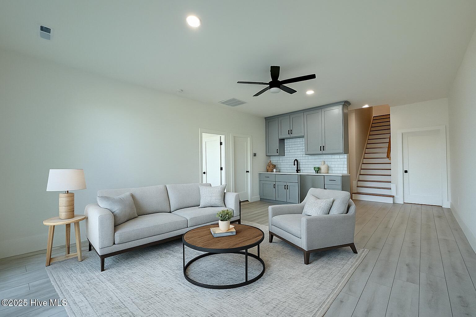 100539536 | Photo 74