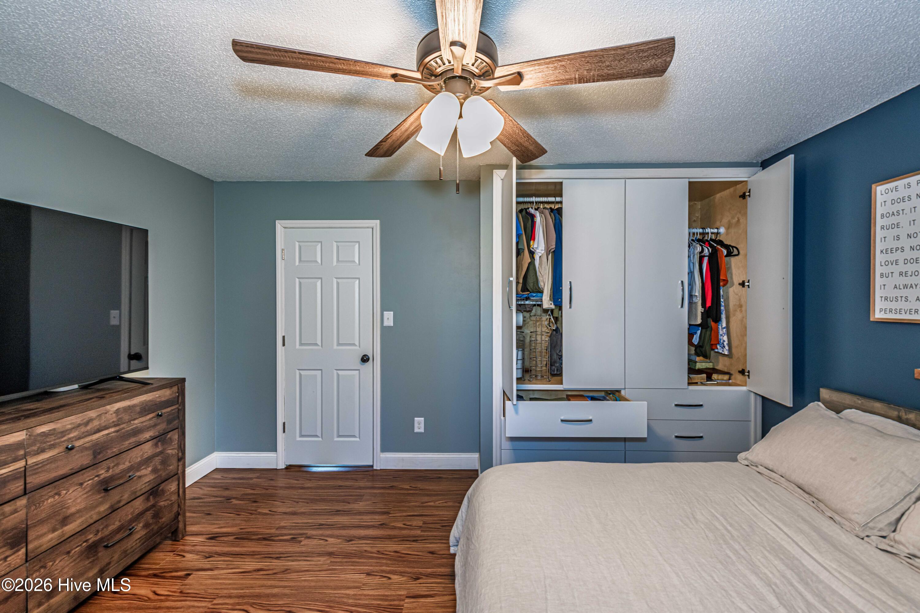 100564633 | Photo 41