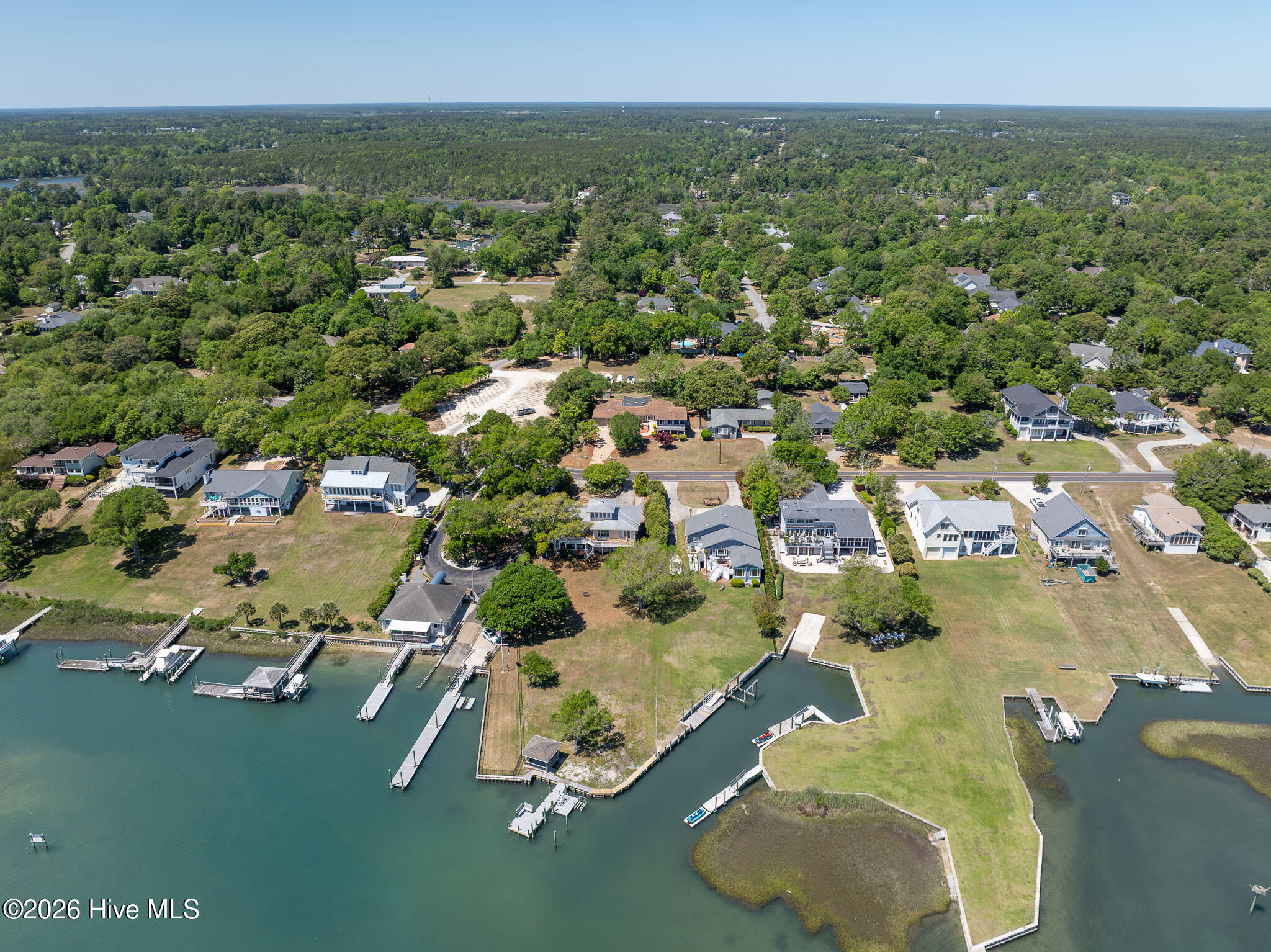 100568983 | Photo 86