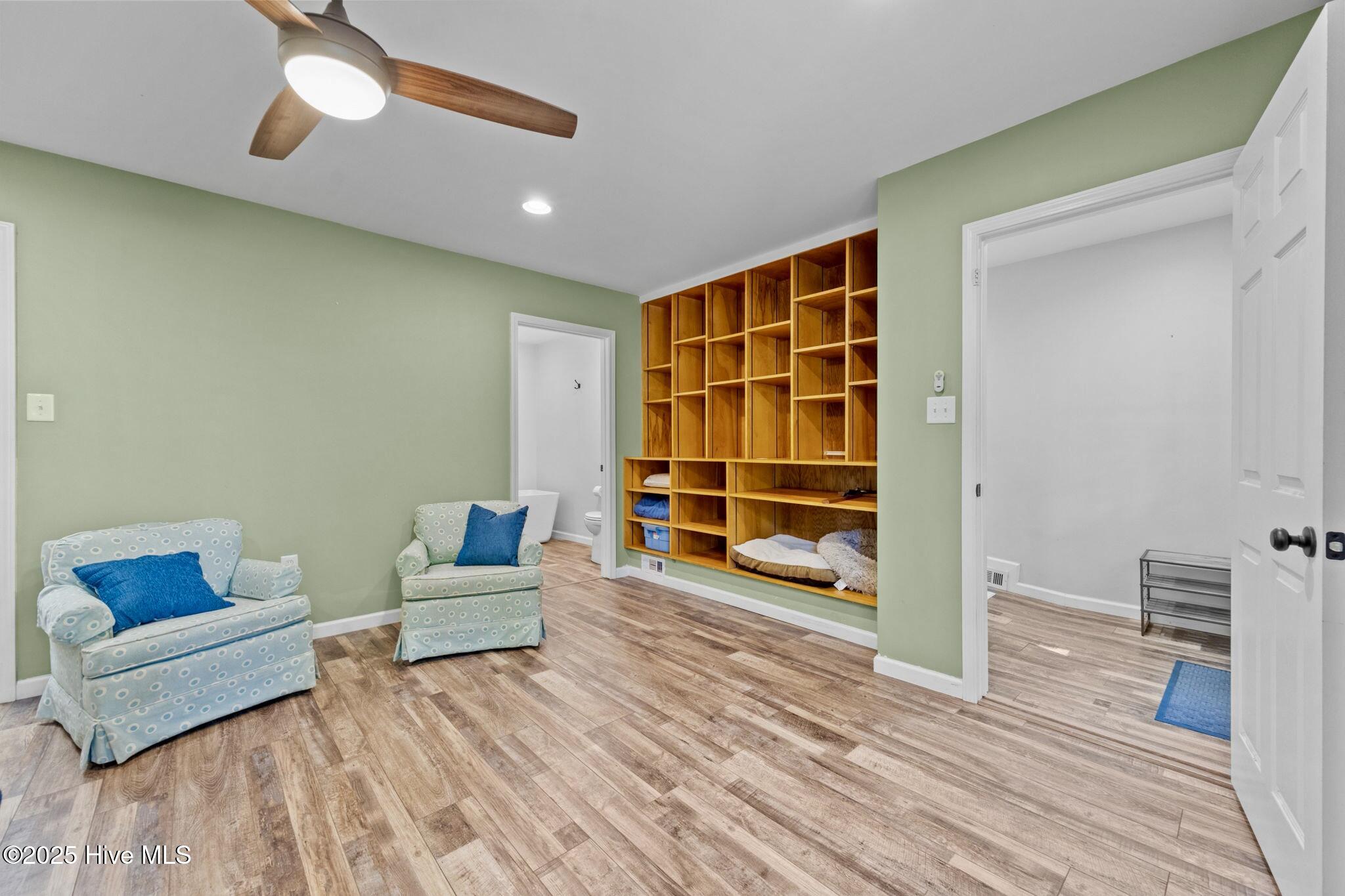 100532839 | Photo 49