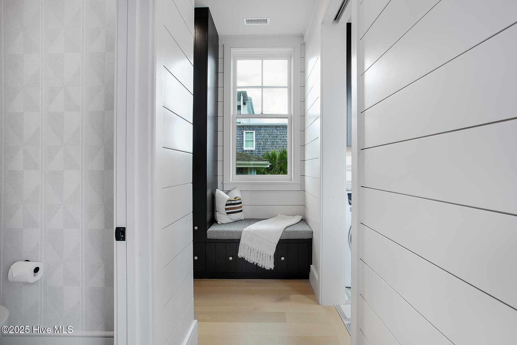 100528983 | Photo 10