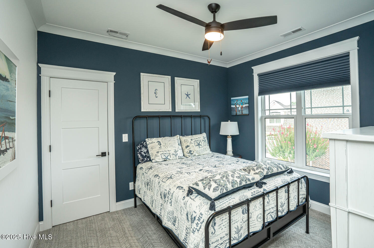 100547698 | Photo 42