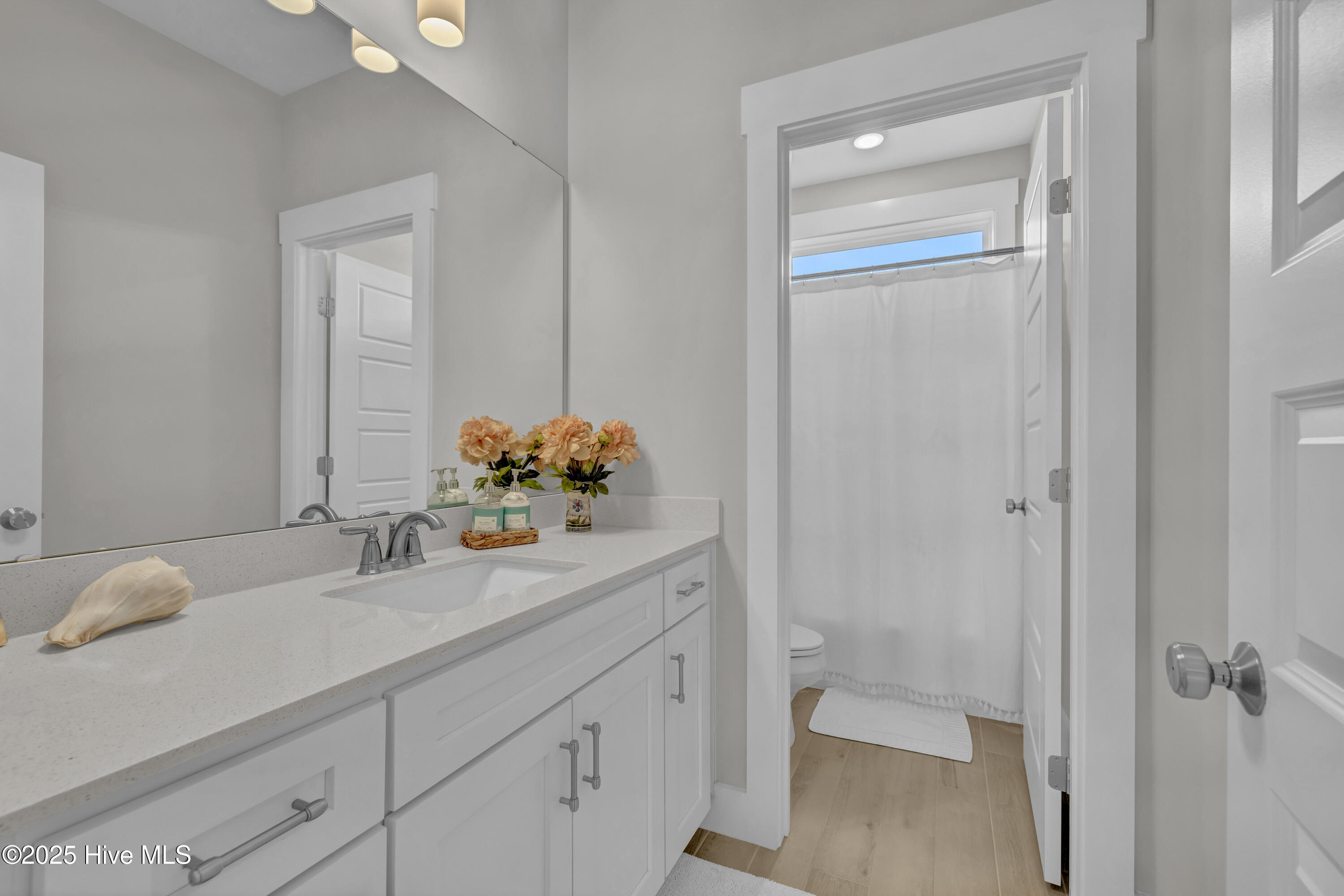 100541296 | Photo 23