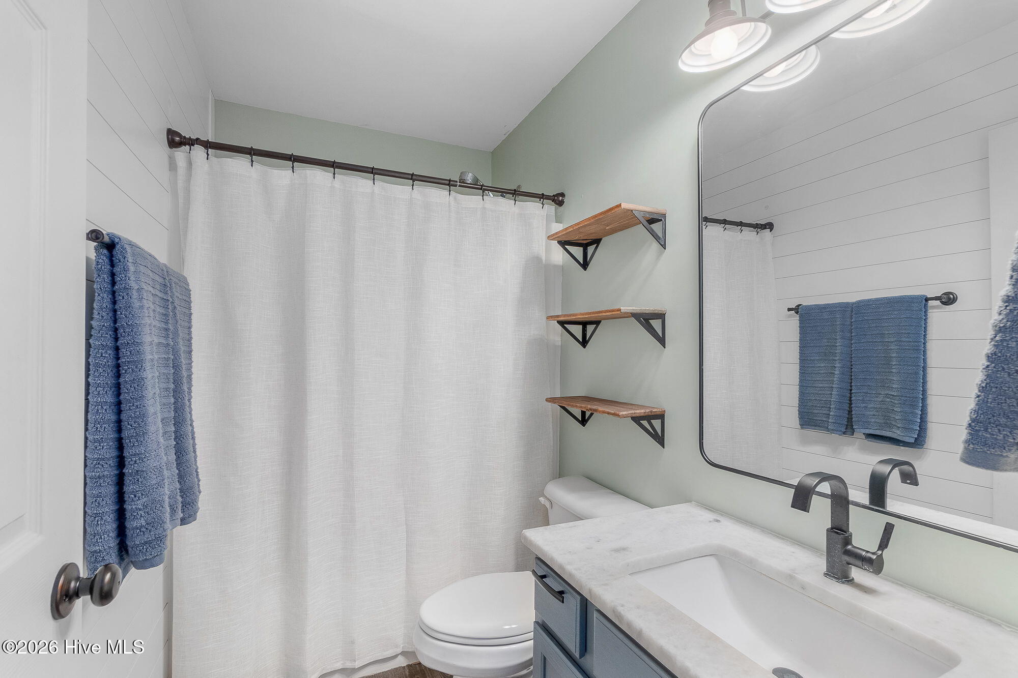 126 Joans Haven Drive,Newport