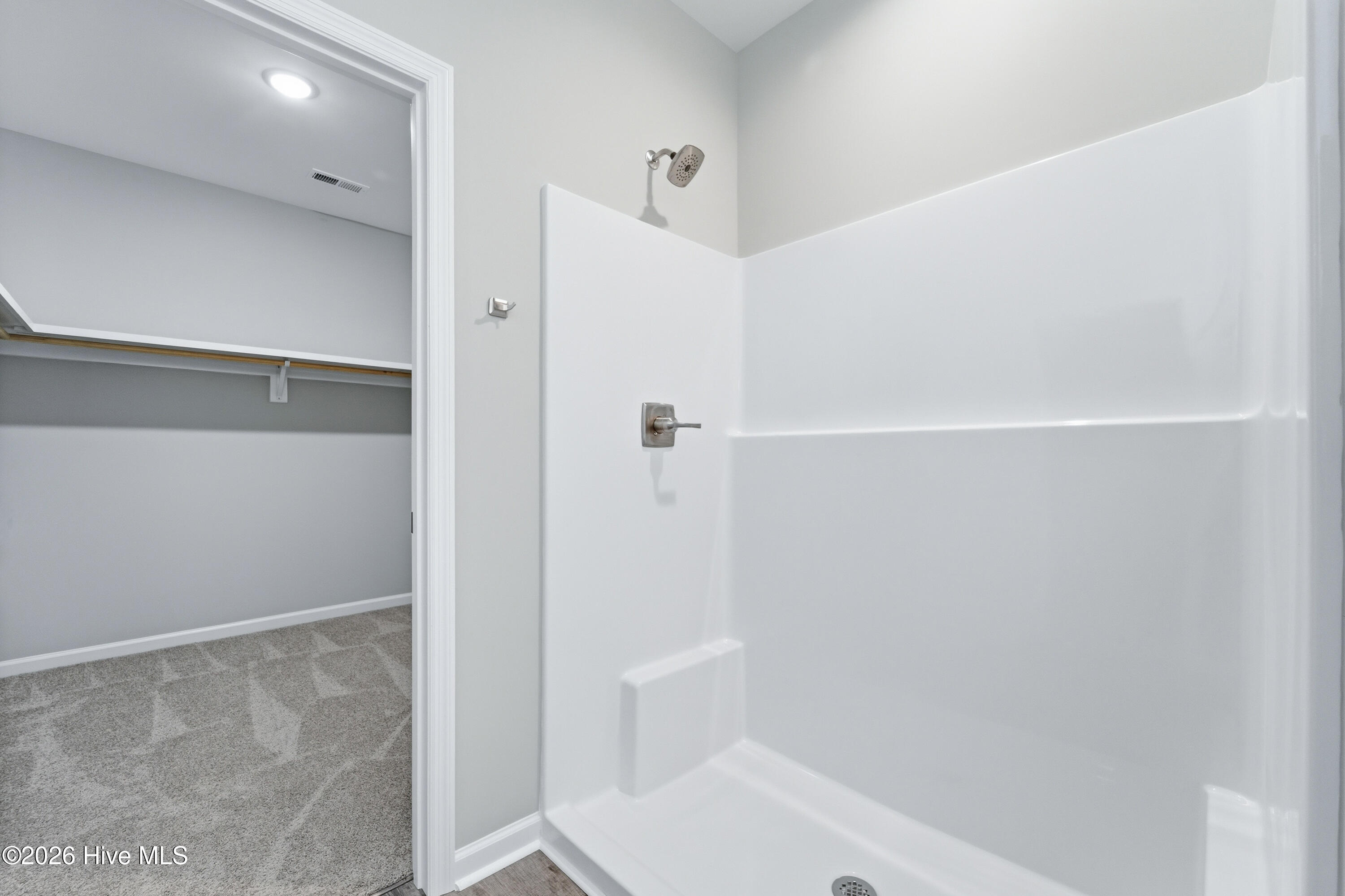 100562005 | Photo 31