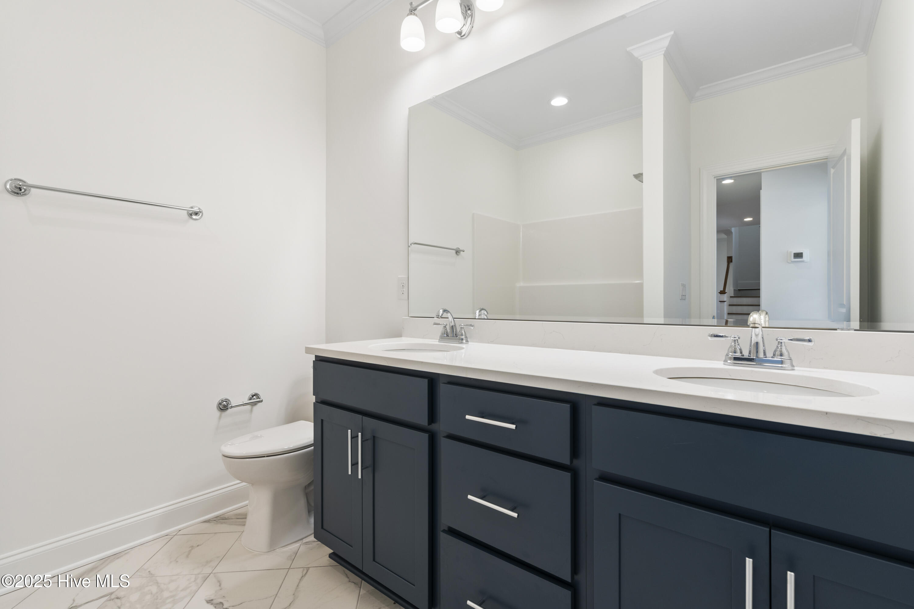 100515288 | Photo 23