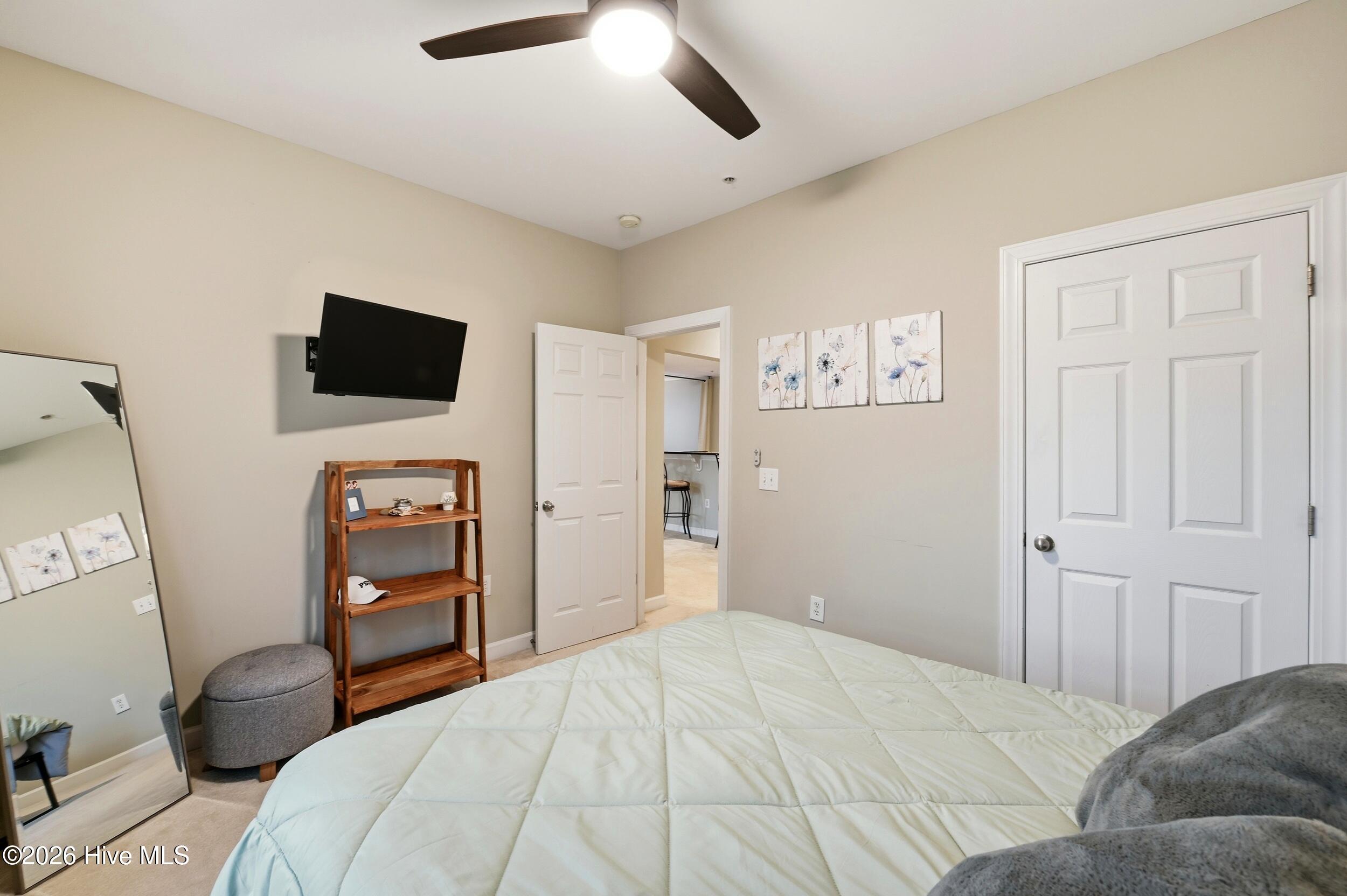 100553296 | Photo 19