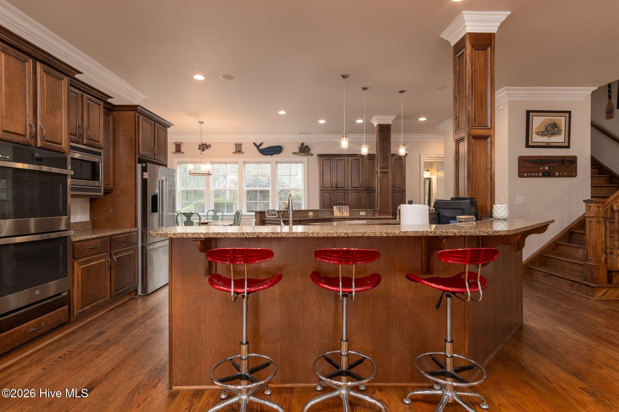 100556327 | Photo 10