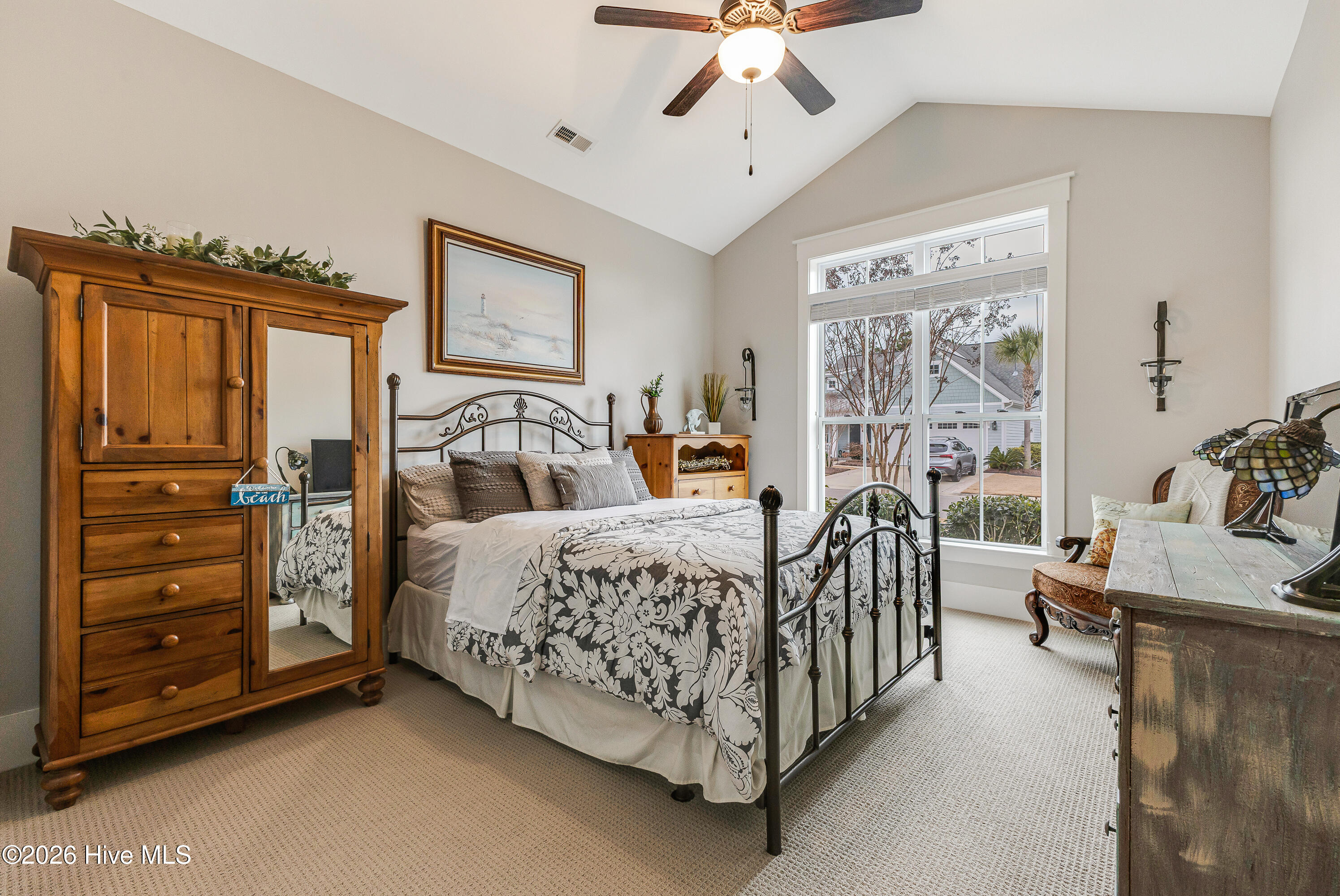 100551306 | Photo 34