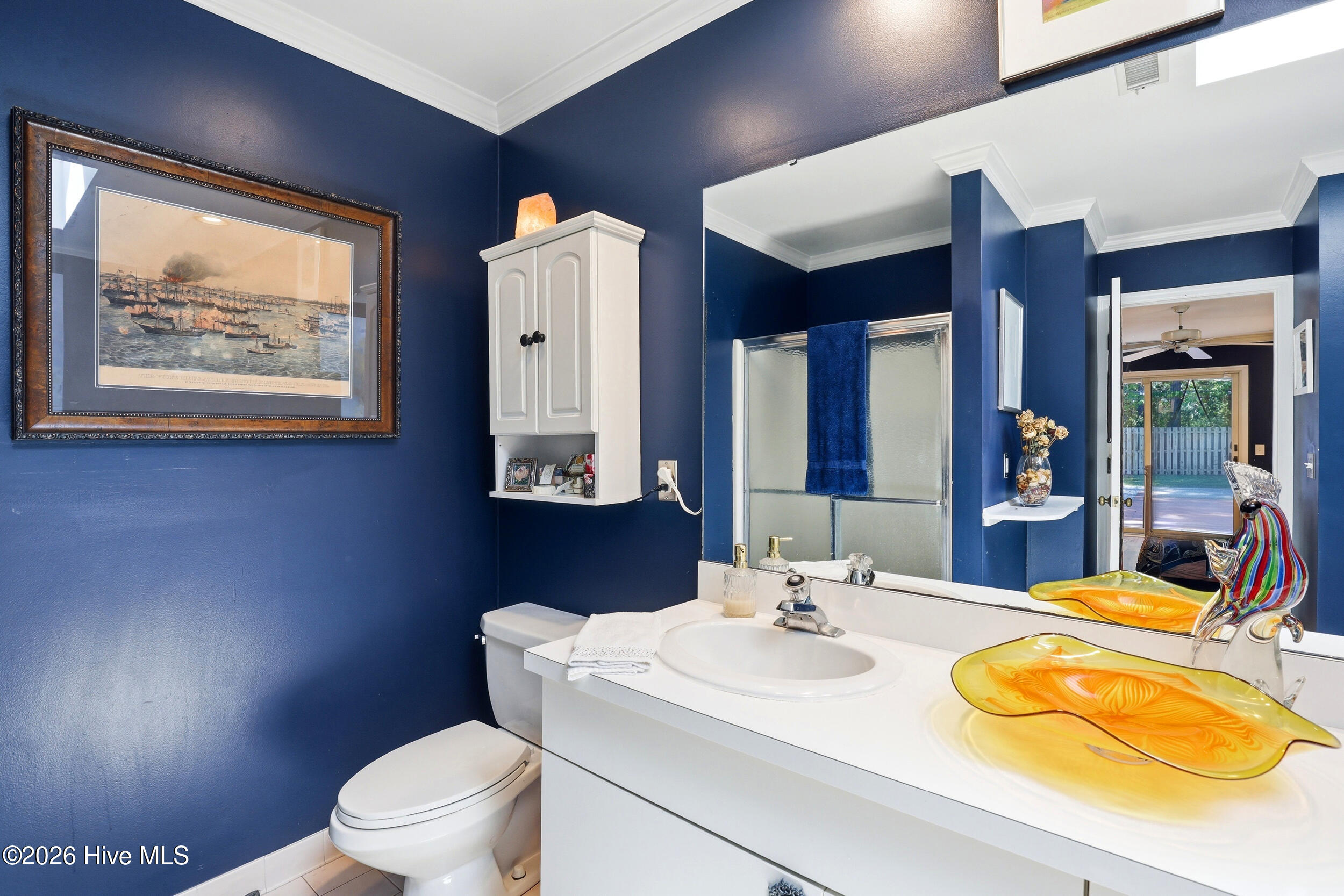 100569802 | Photo 25