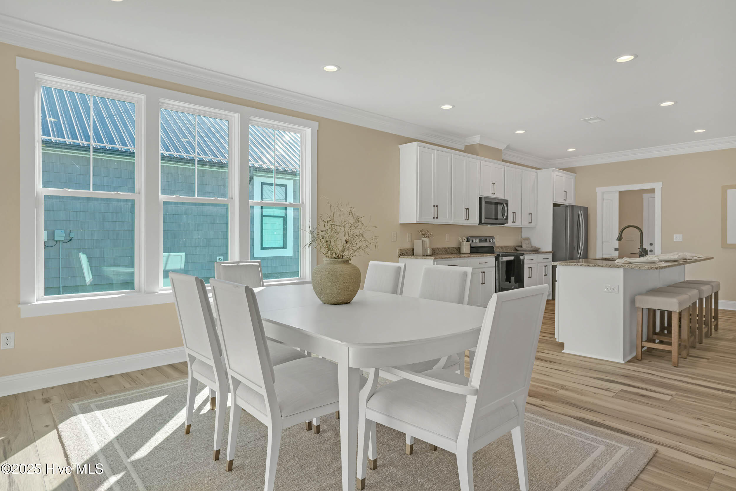 100460470 | Photo 29