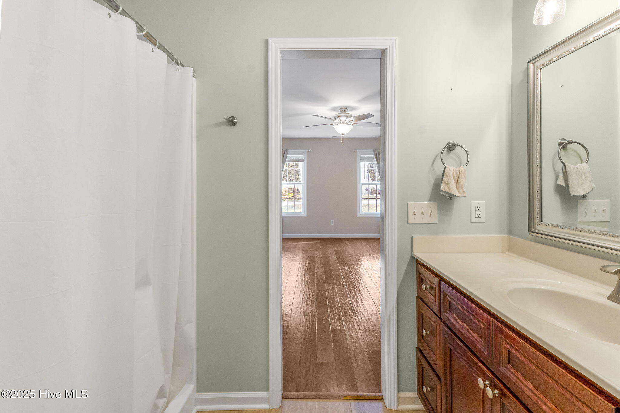 100533353 | Photo 20