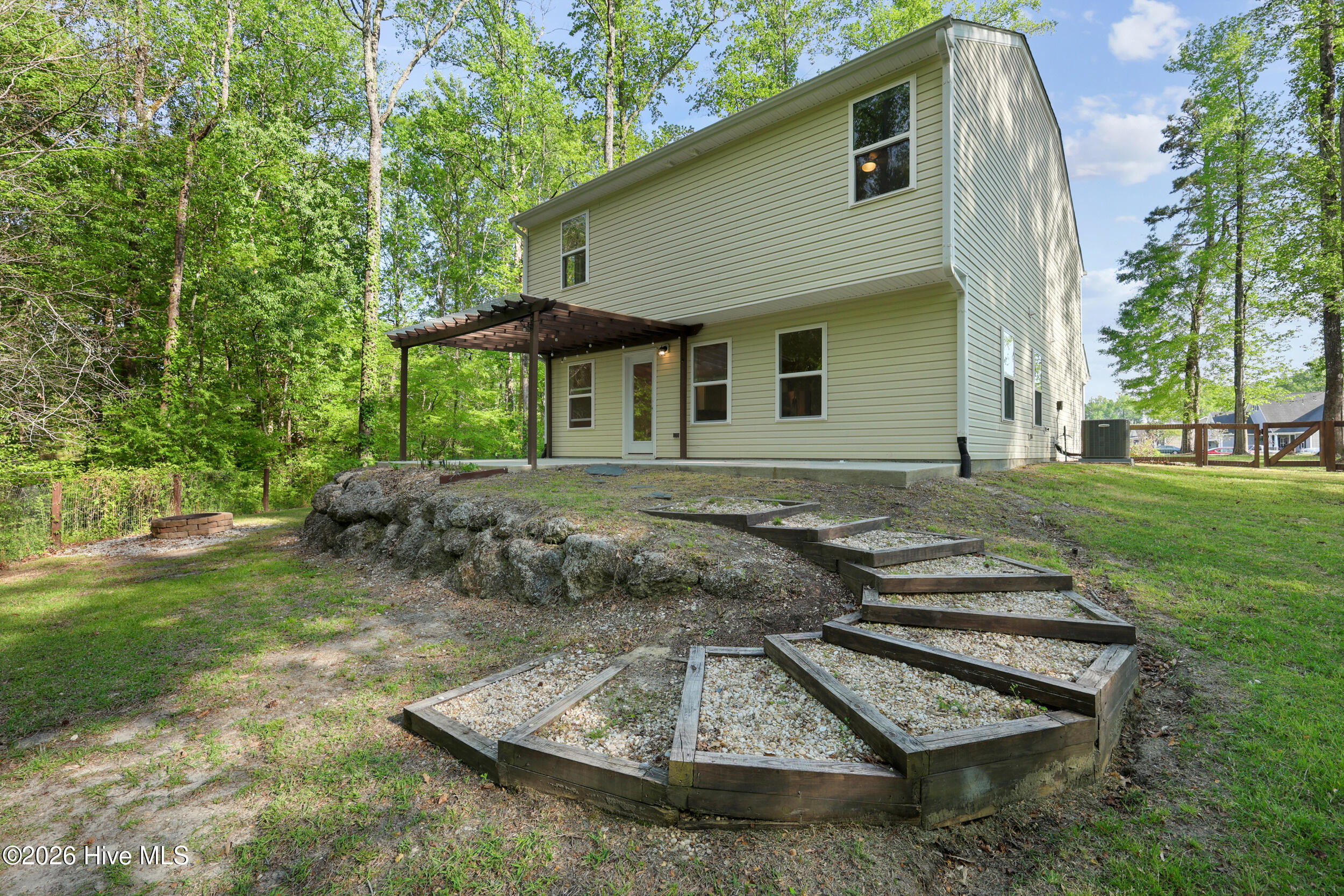 100567487 | Photo 28