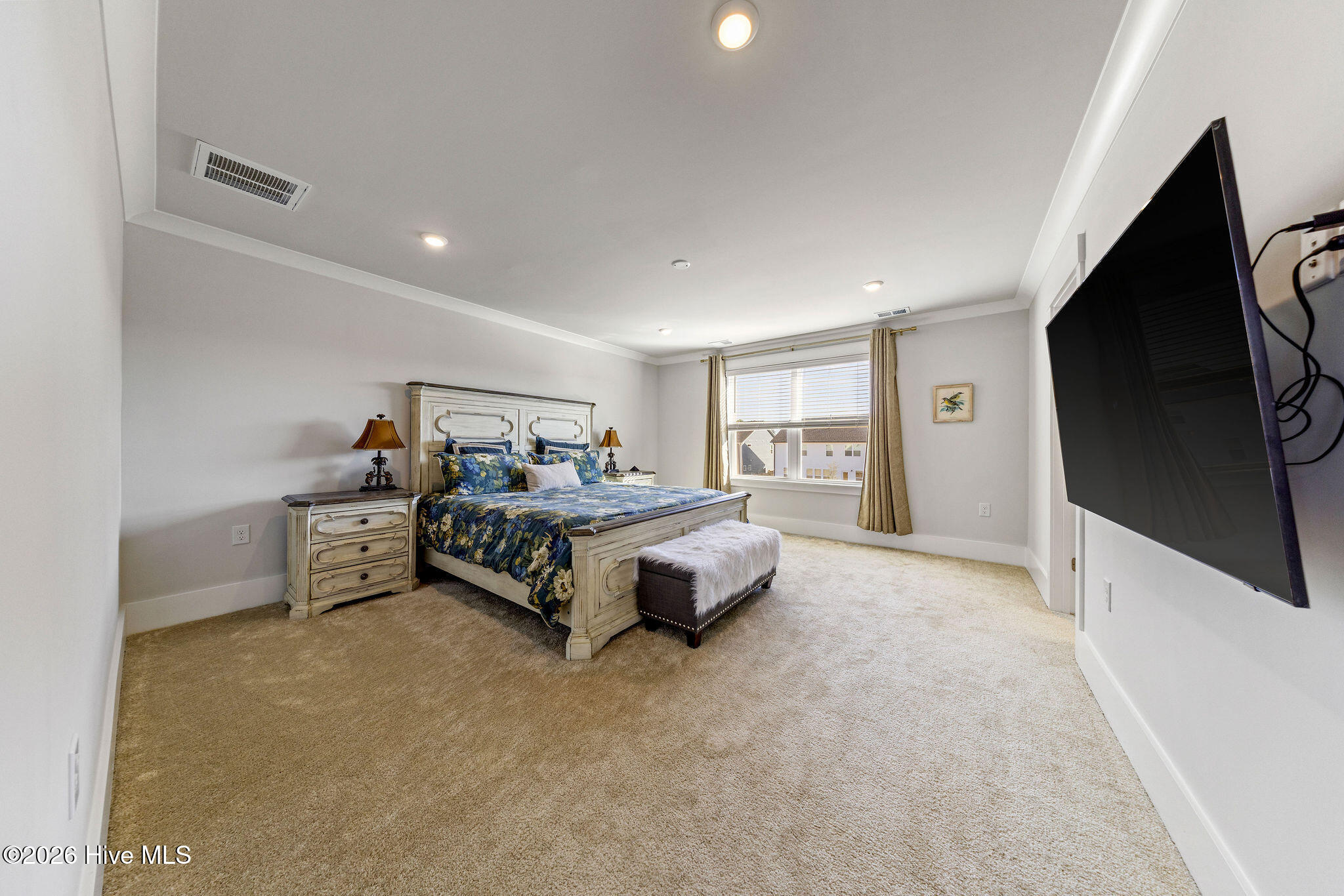 100548010 | Photo 21