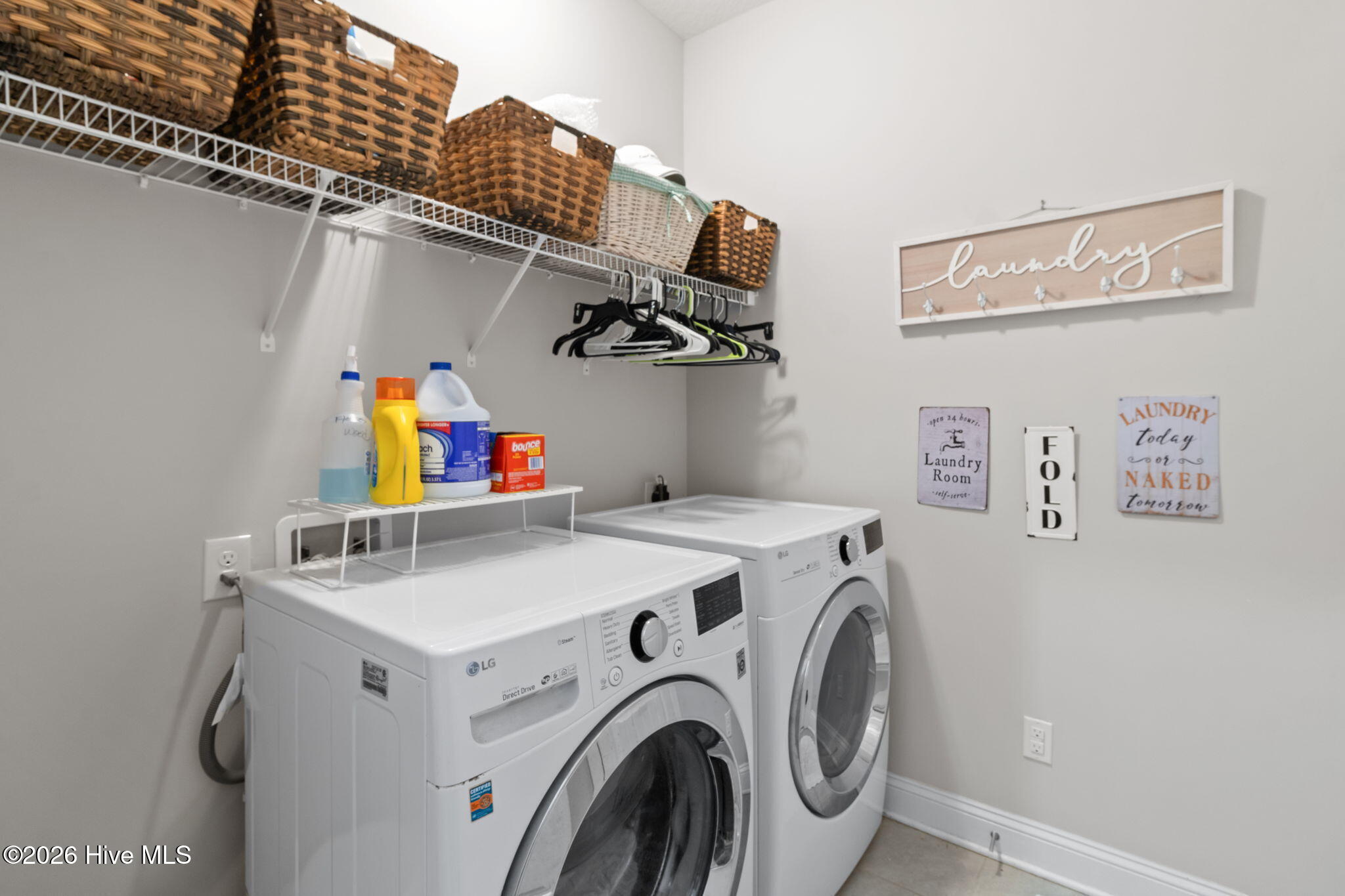 100560055 | Photo 32