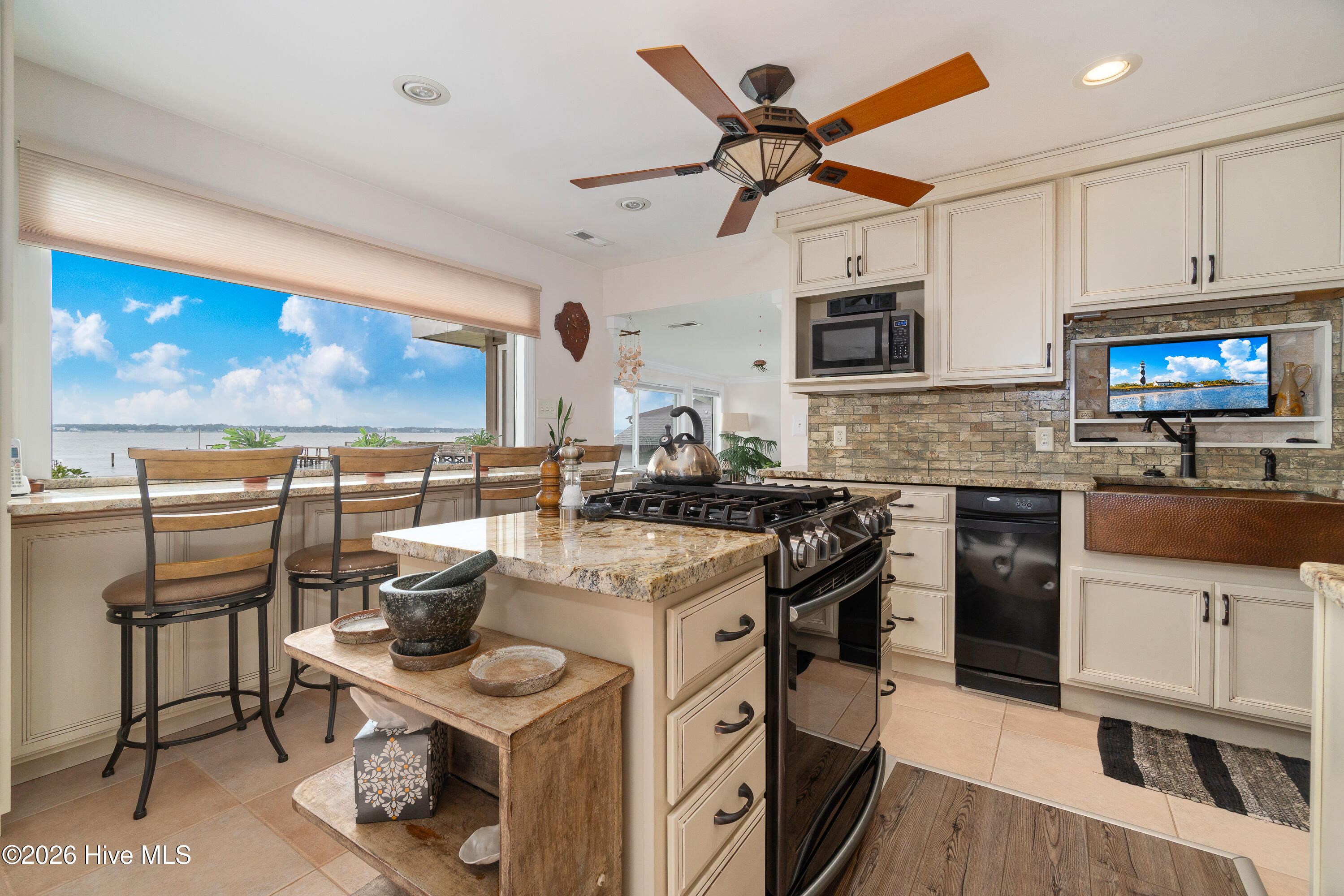 102 Shoreline Drive,Atlantic Beach