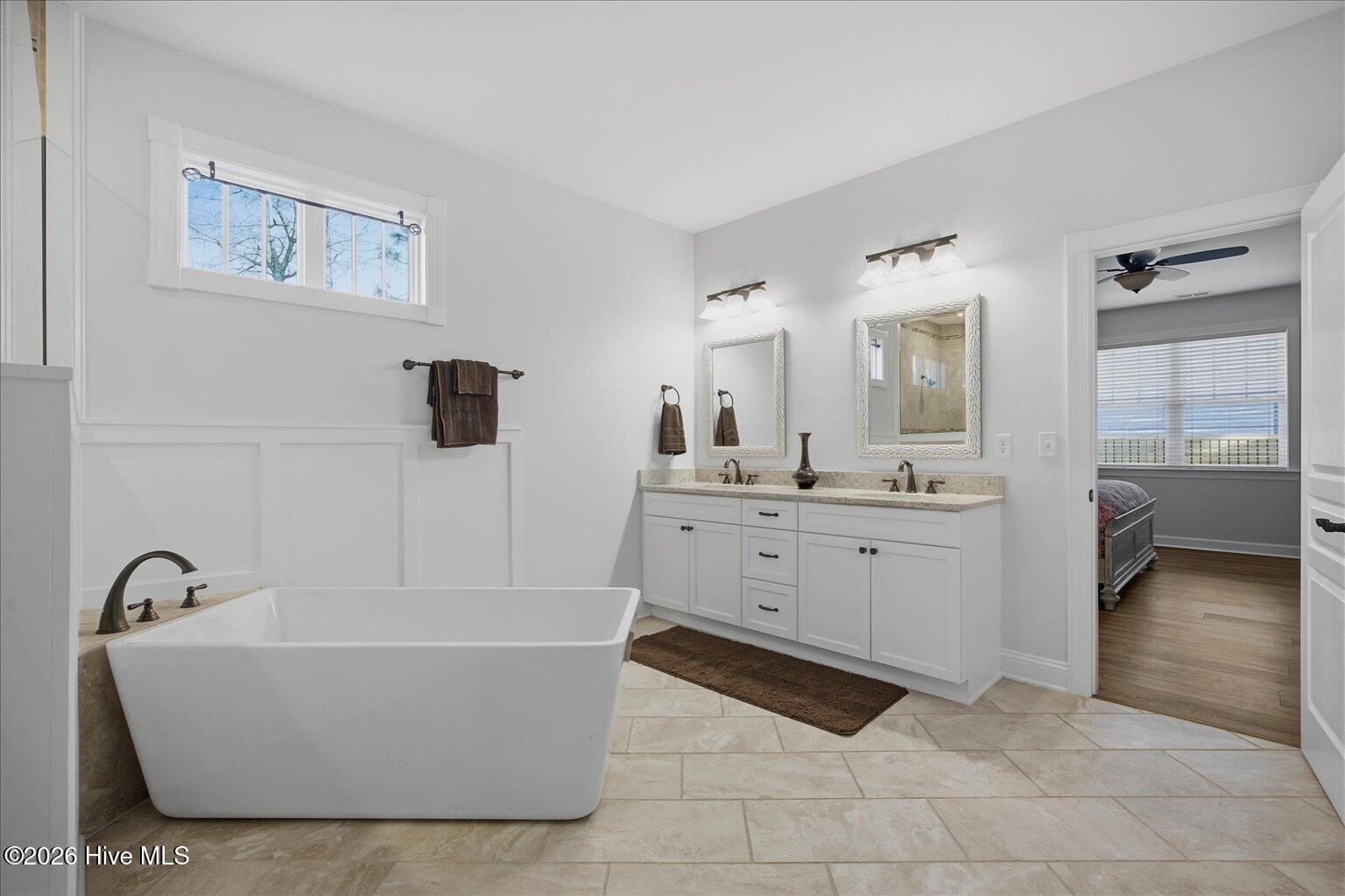 100550413 | Photo 45