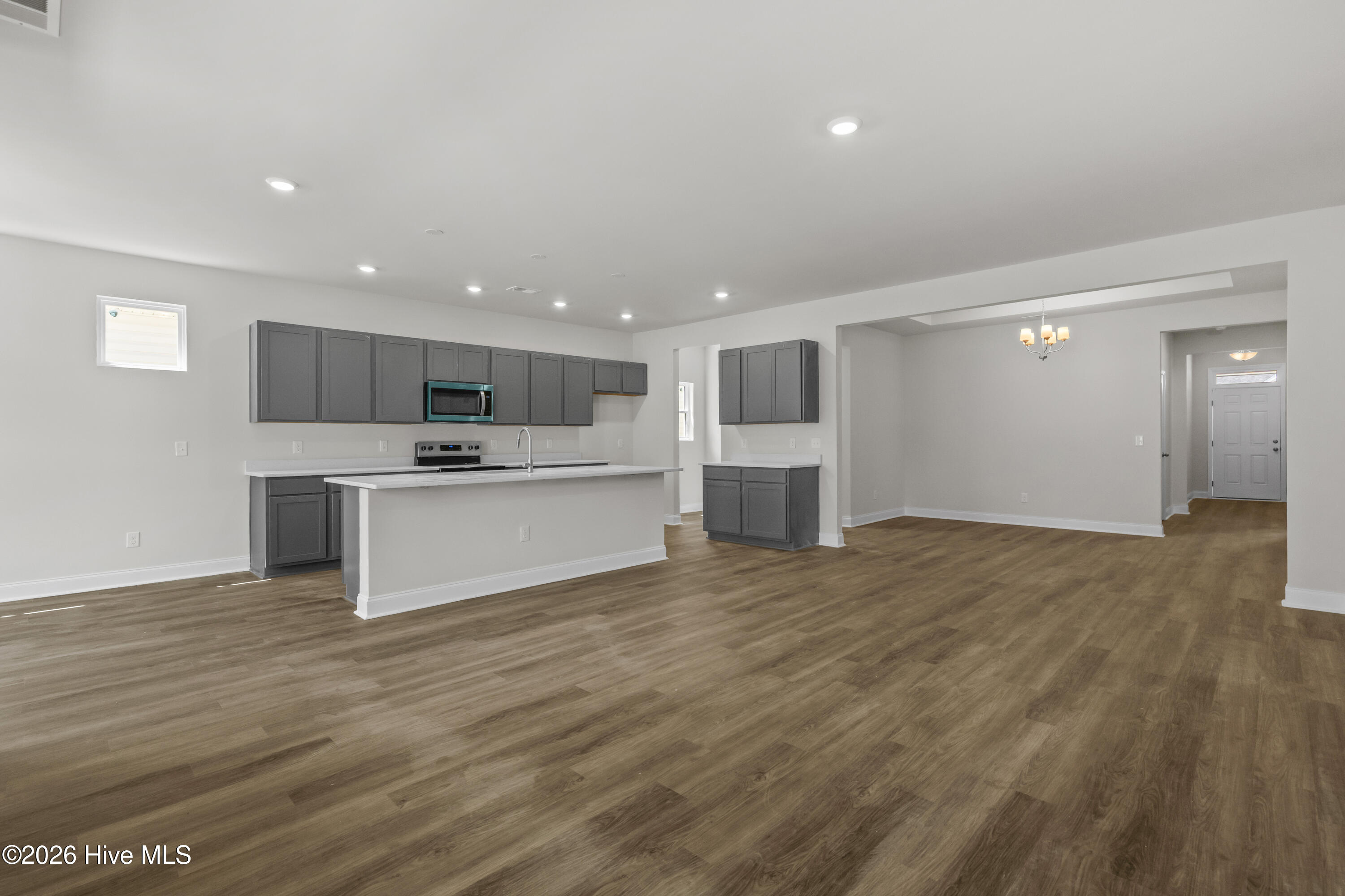 100554744 | Photo 13