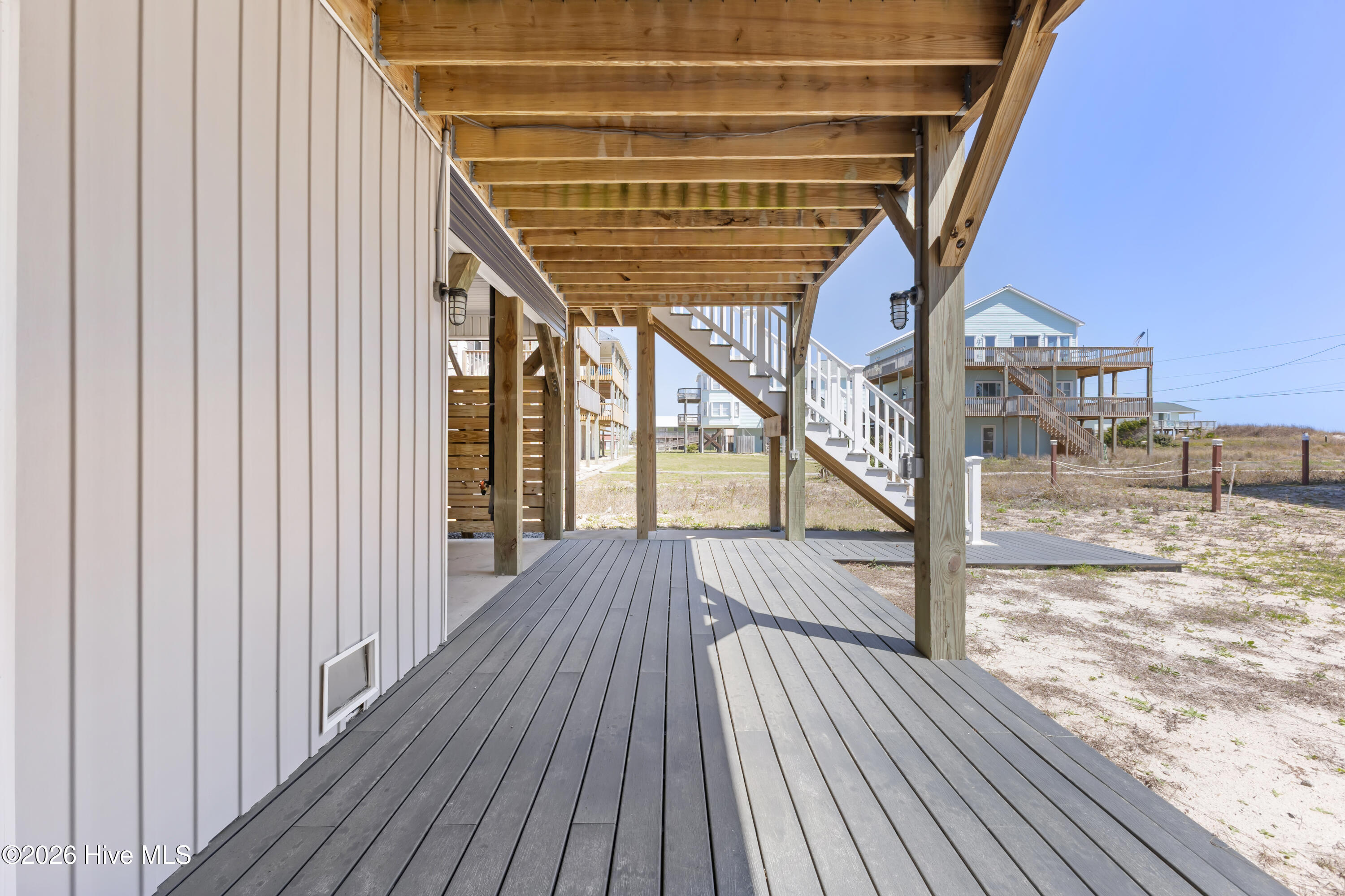 100564828 | Photo 37