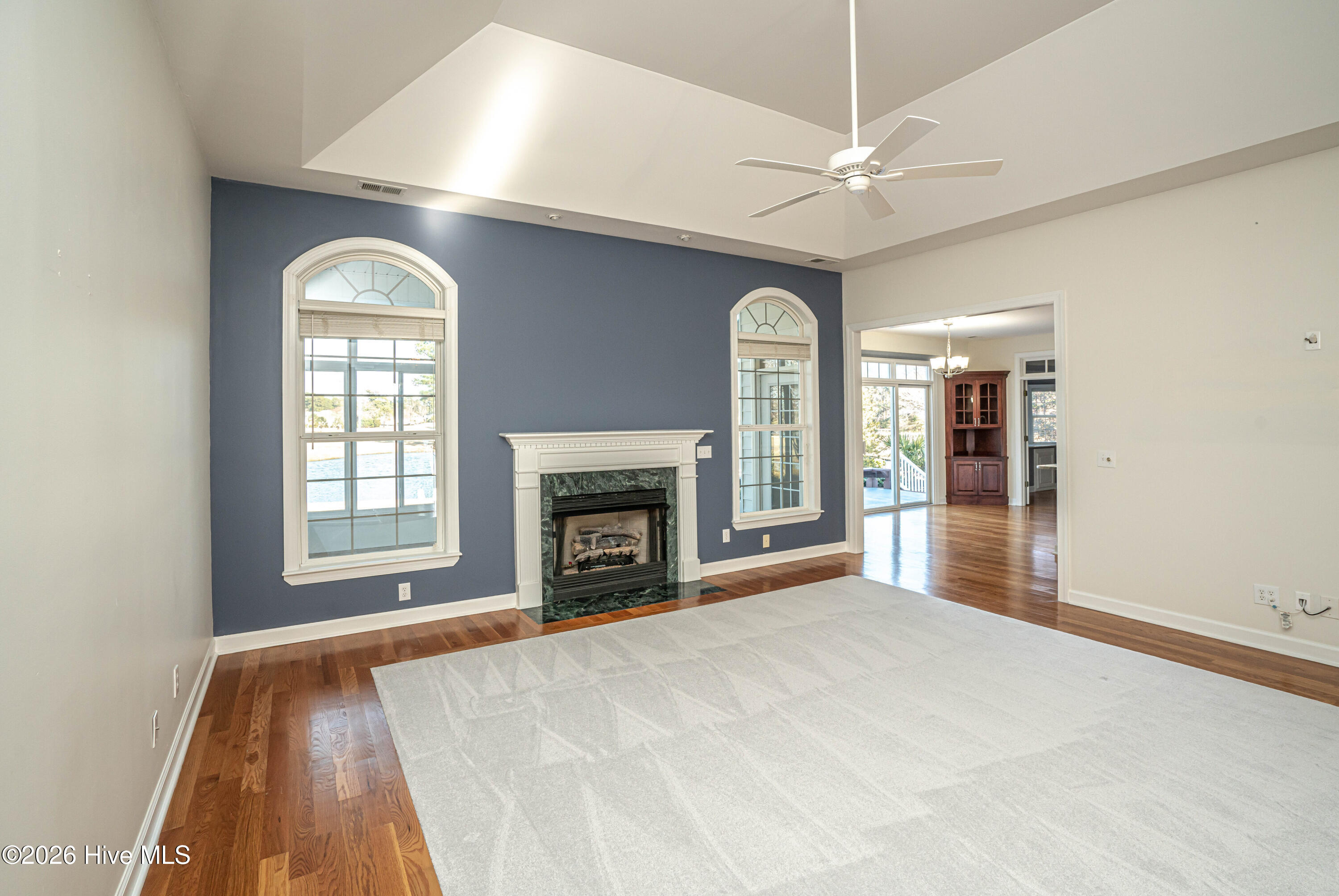 100553430 | Photo 24