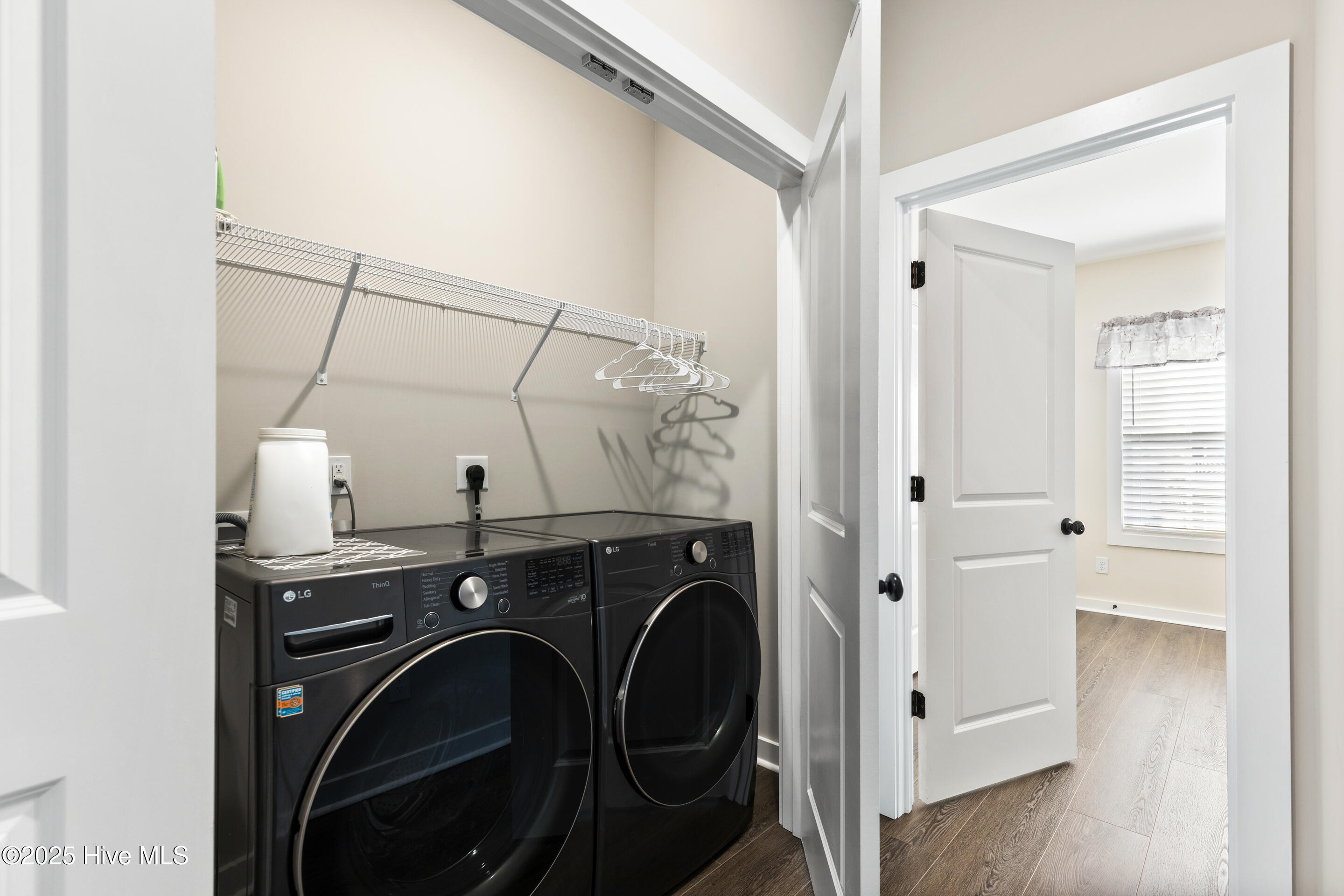 100559926 | Photo 37