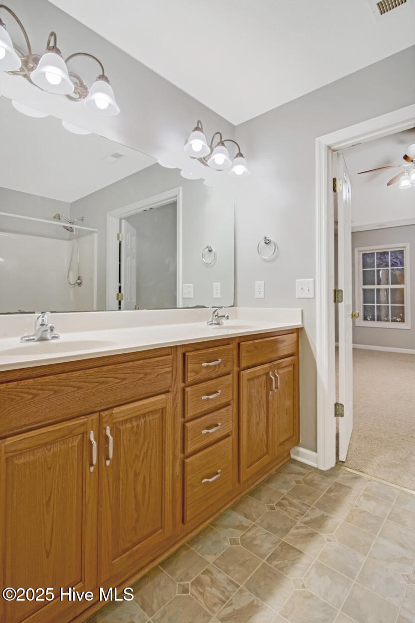 100539589 | Photo 28