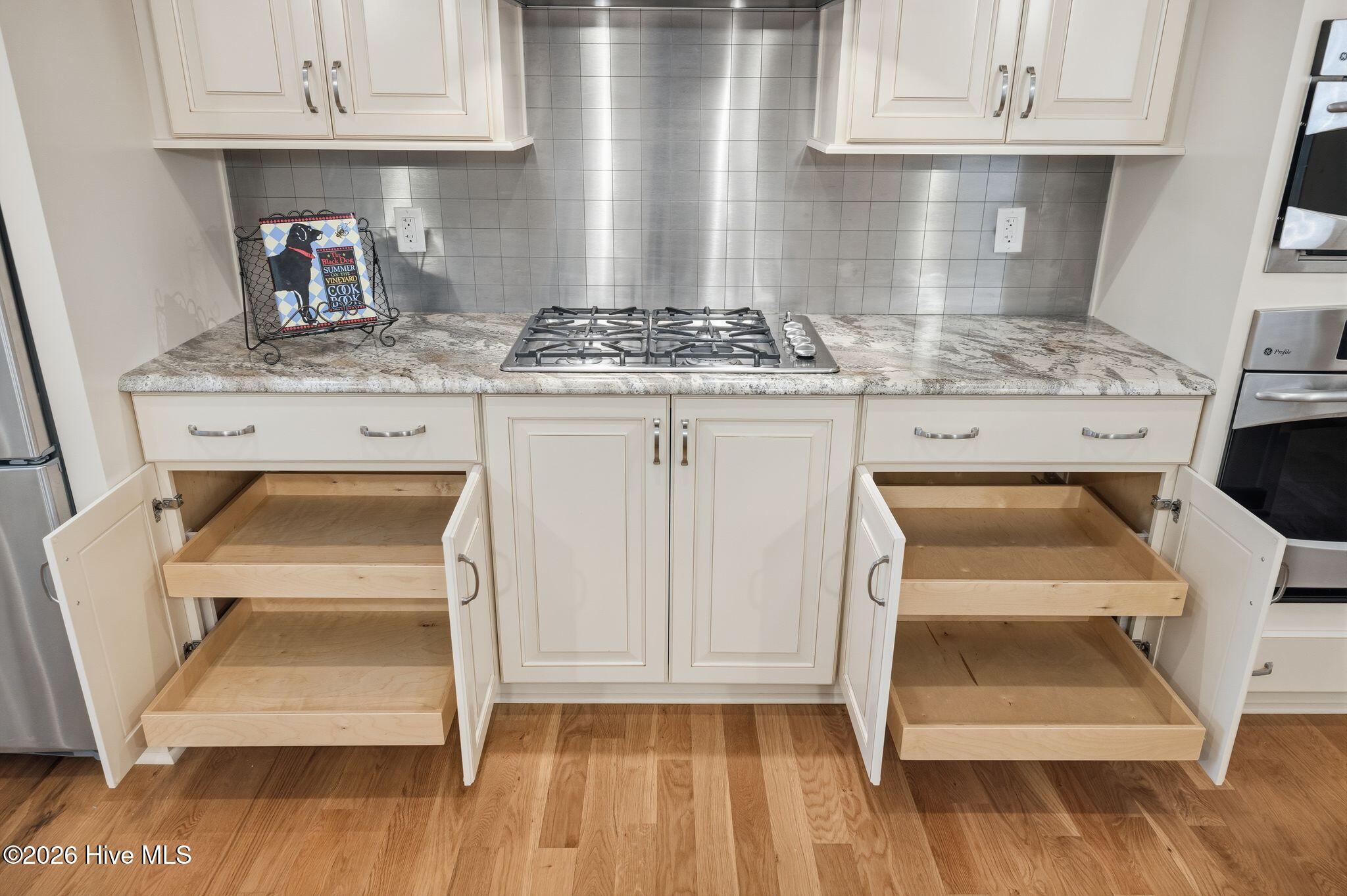 100553774 | Photo 23