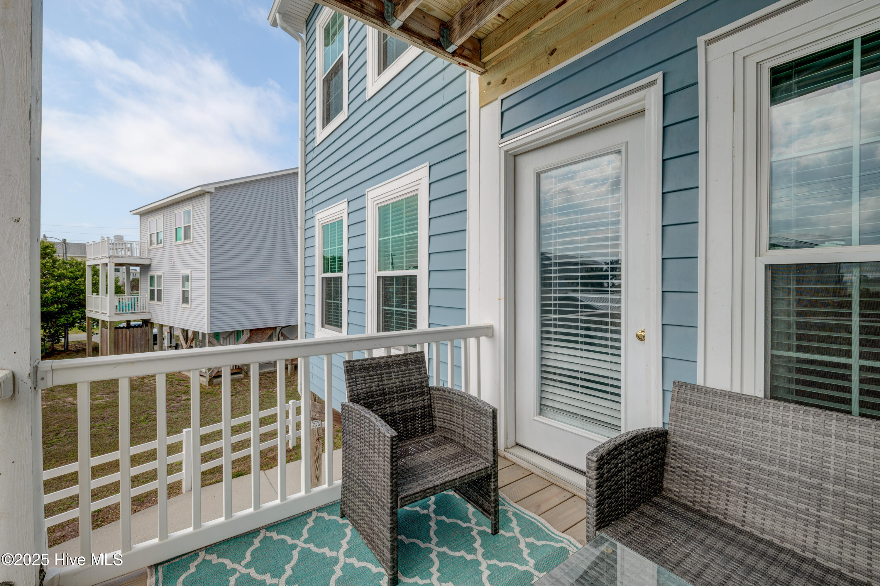 100498855 | Photo 18