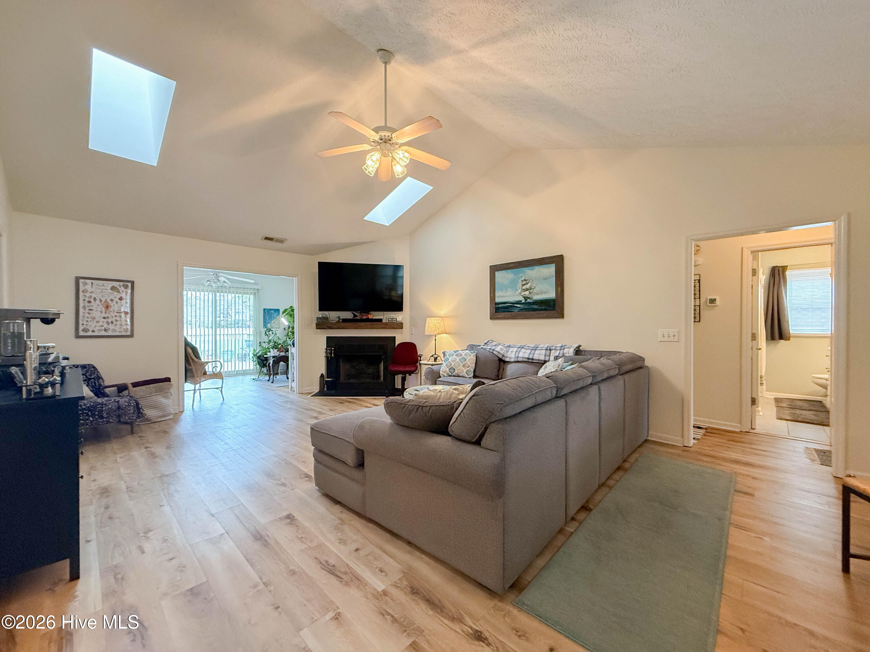 100556502 | Photo 64