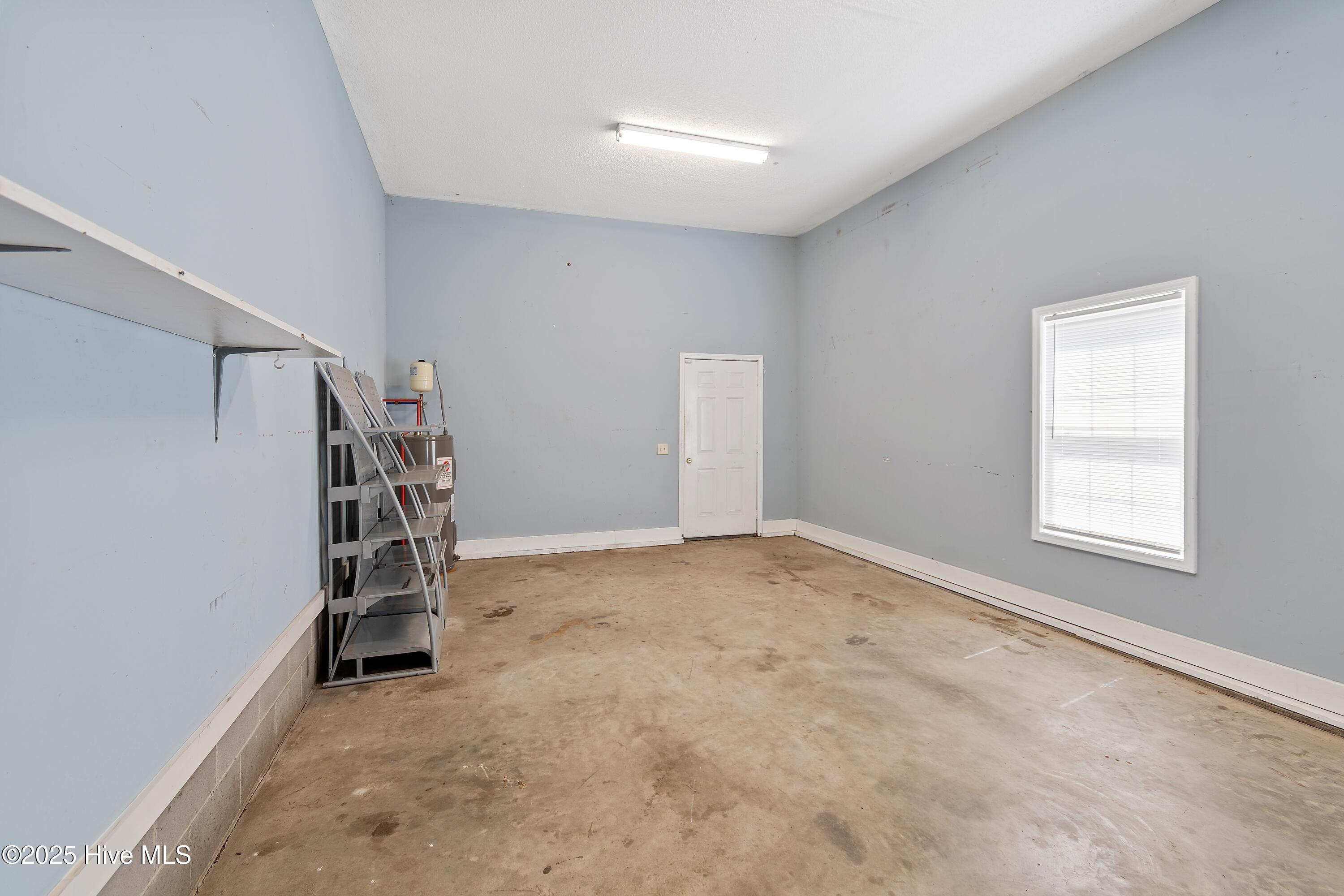 100509248 | Photo 35