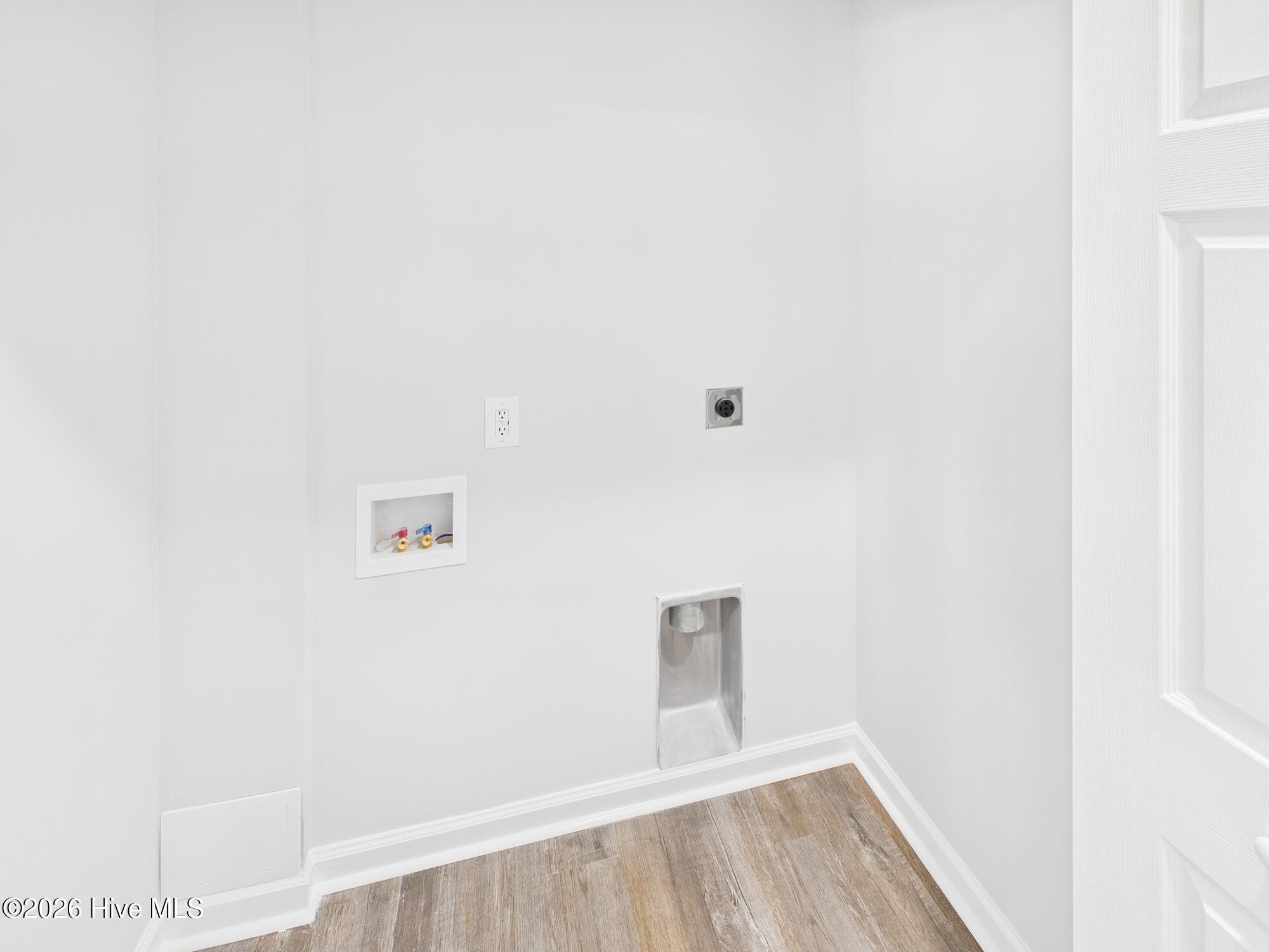 100550436 | Photo 11