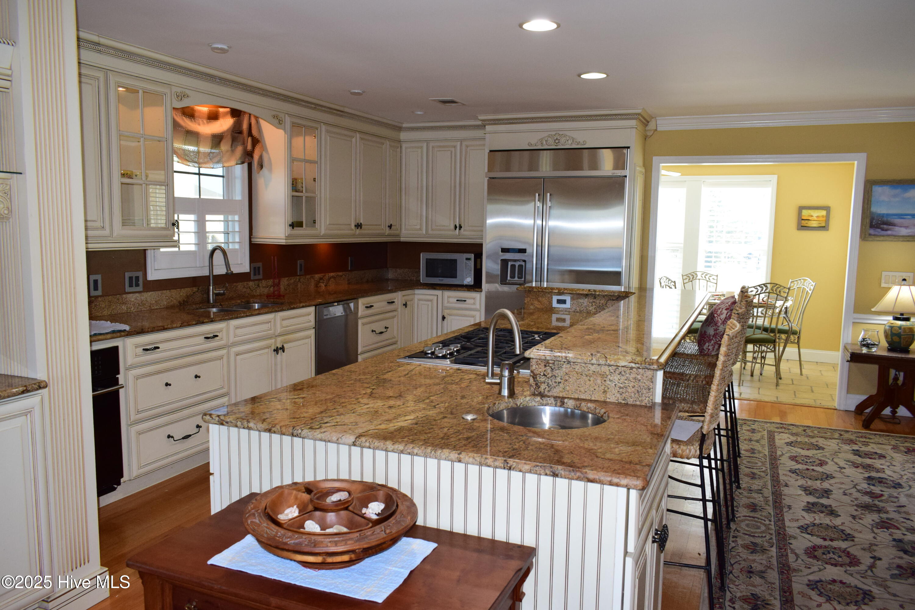 100545109 | Photo 12