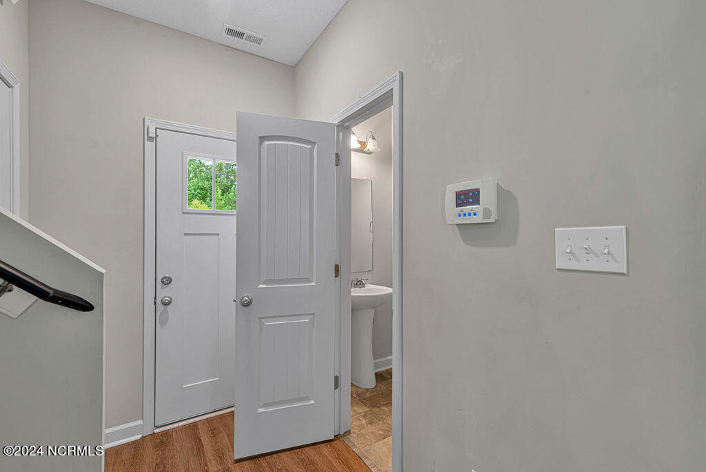 100565774 | Photo 15