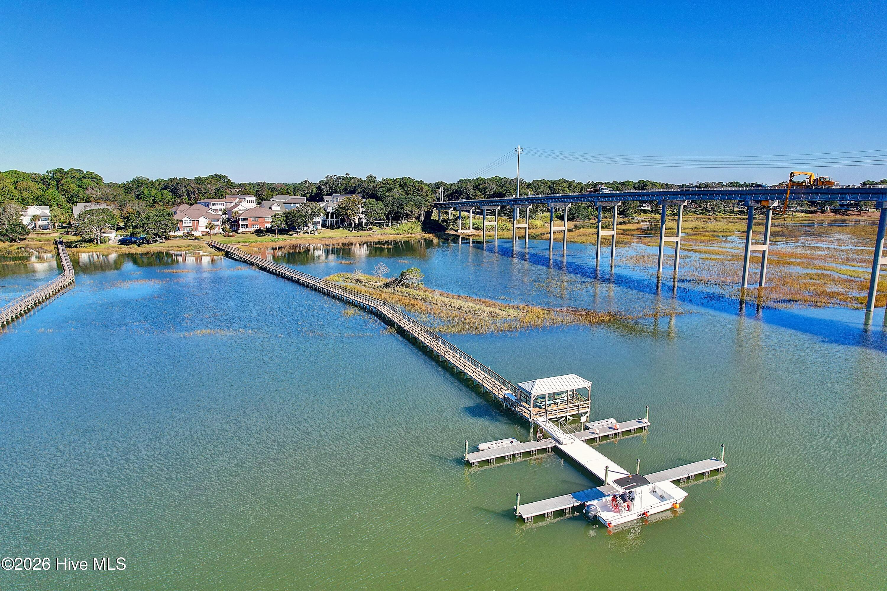 100558702 | Photo 73