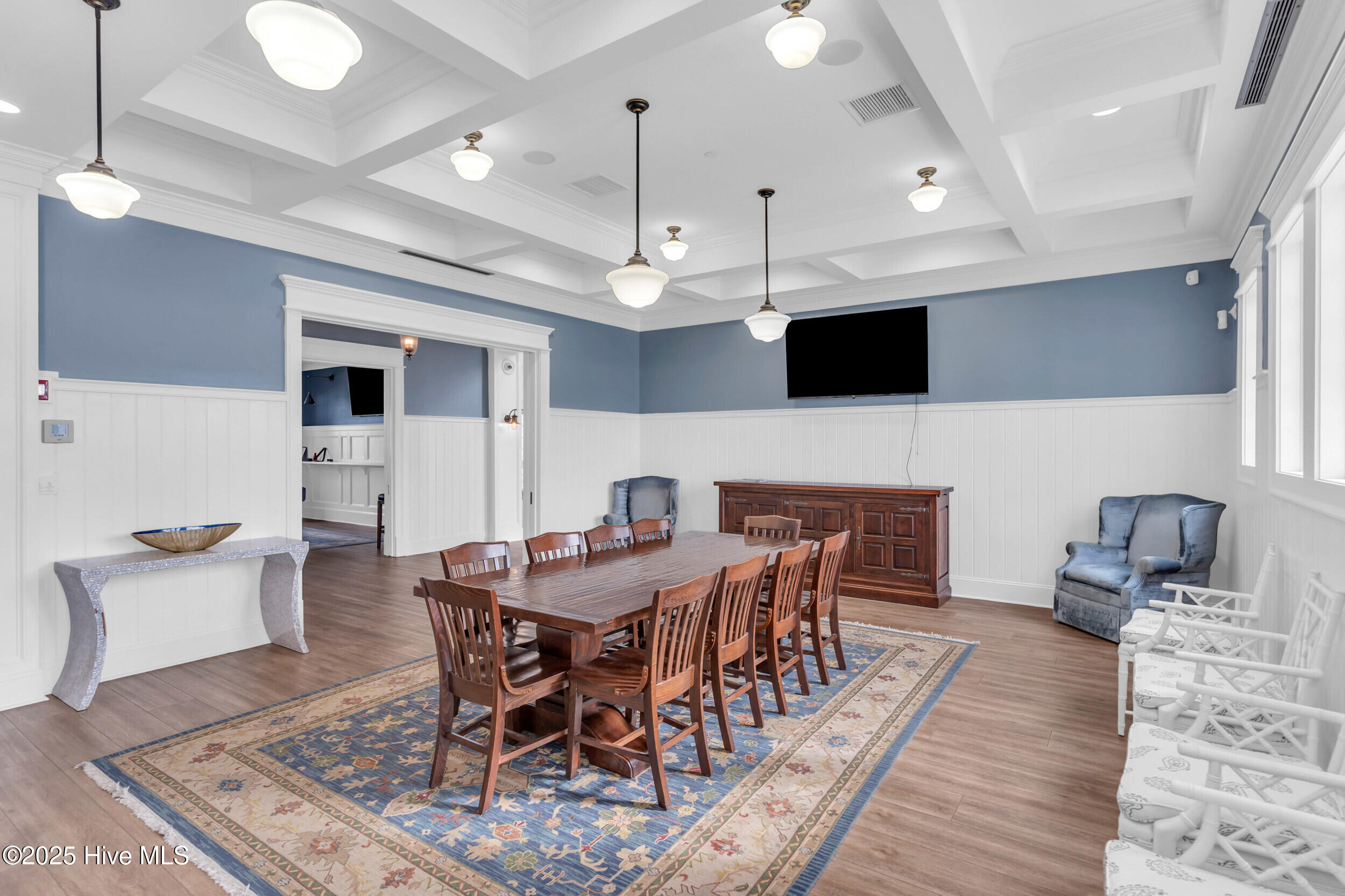 100543268 | Photo 73