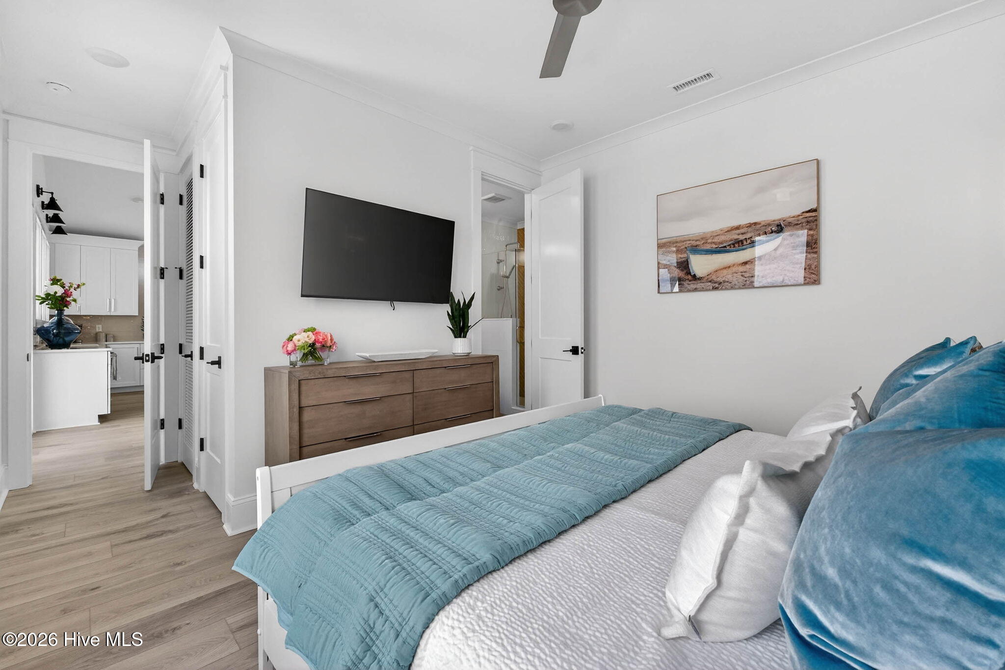 100543300 | Photo 50