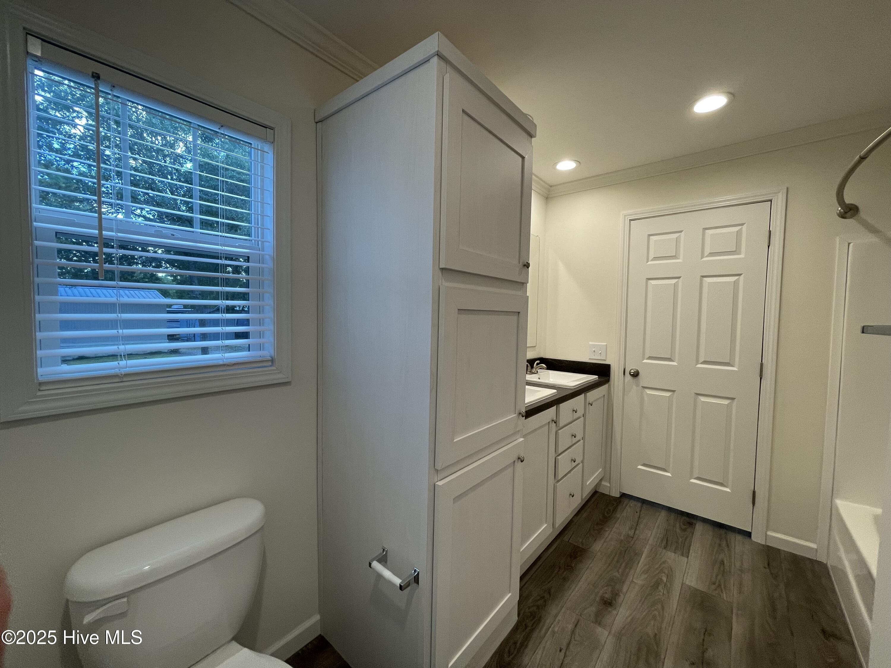 100536186 | Photo 22