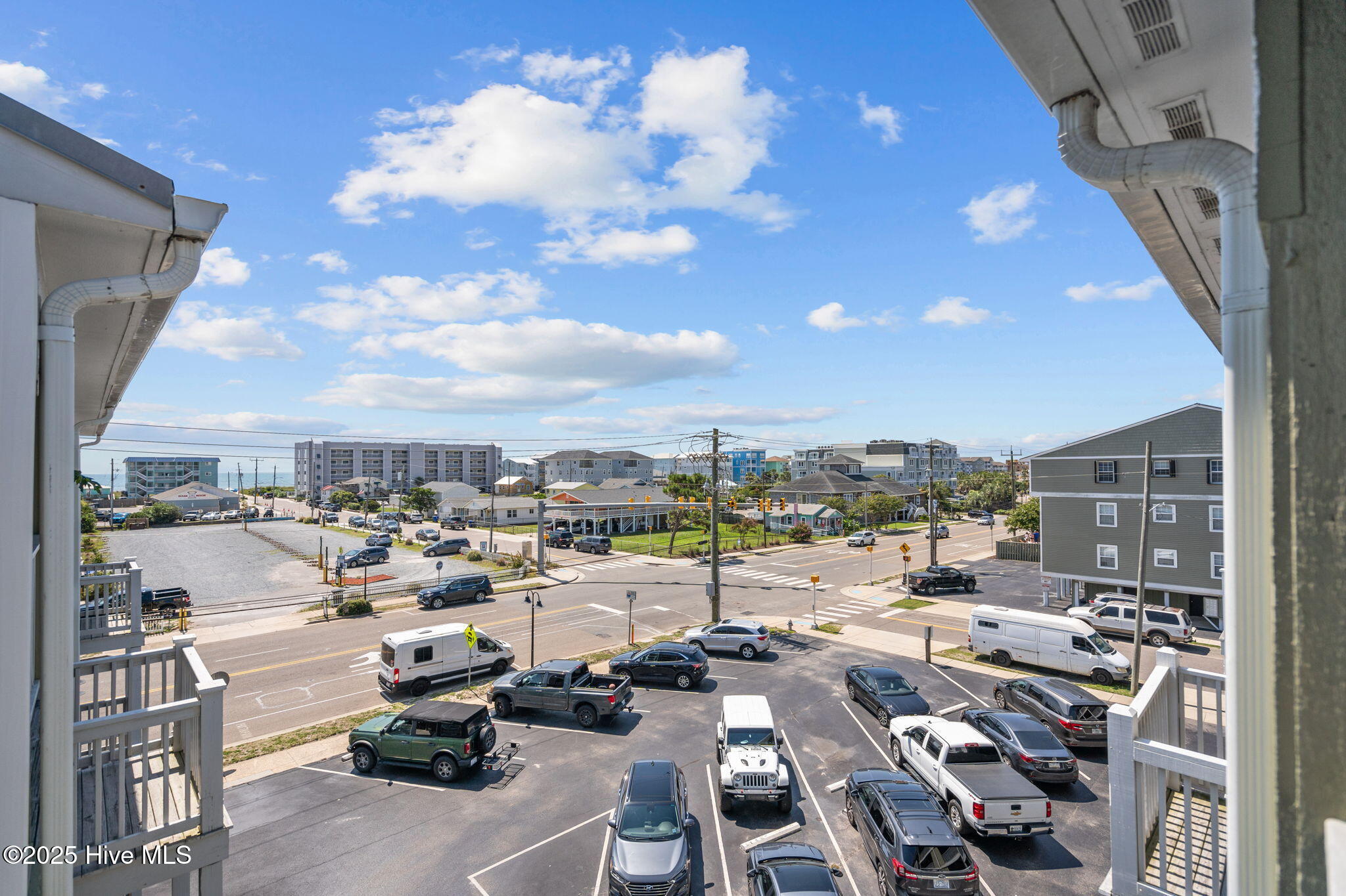 100519120 | Photo 44