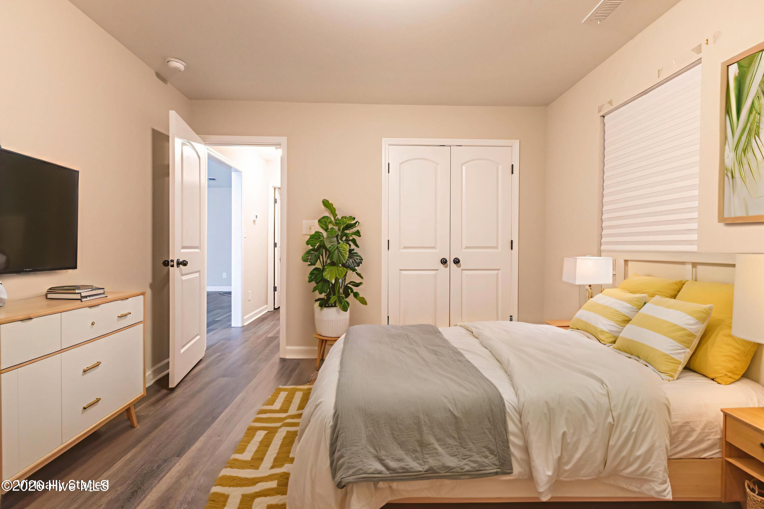 100564117 | Photo 15