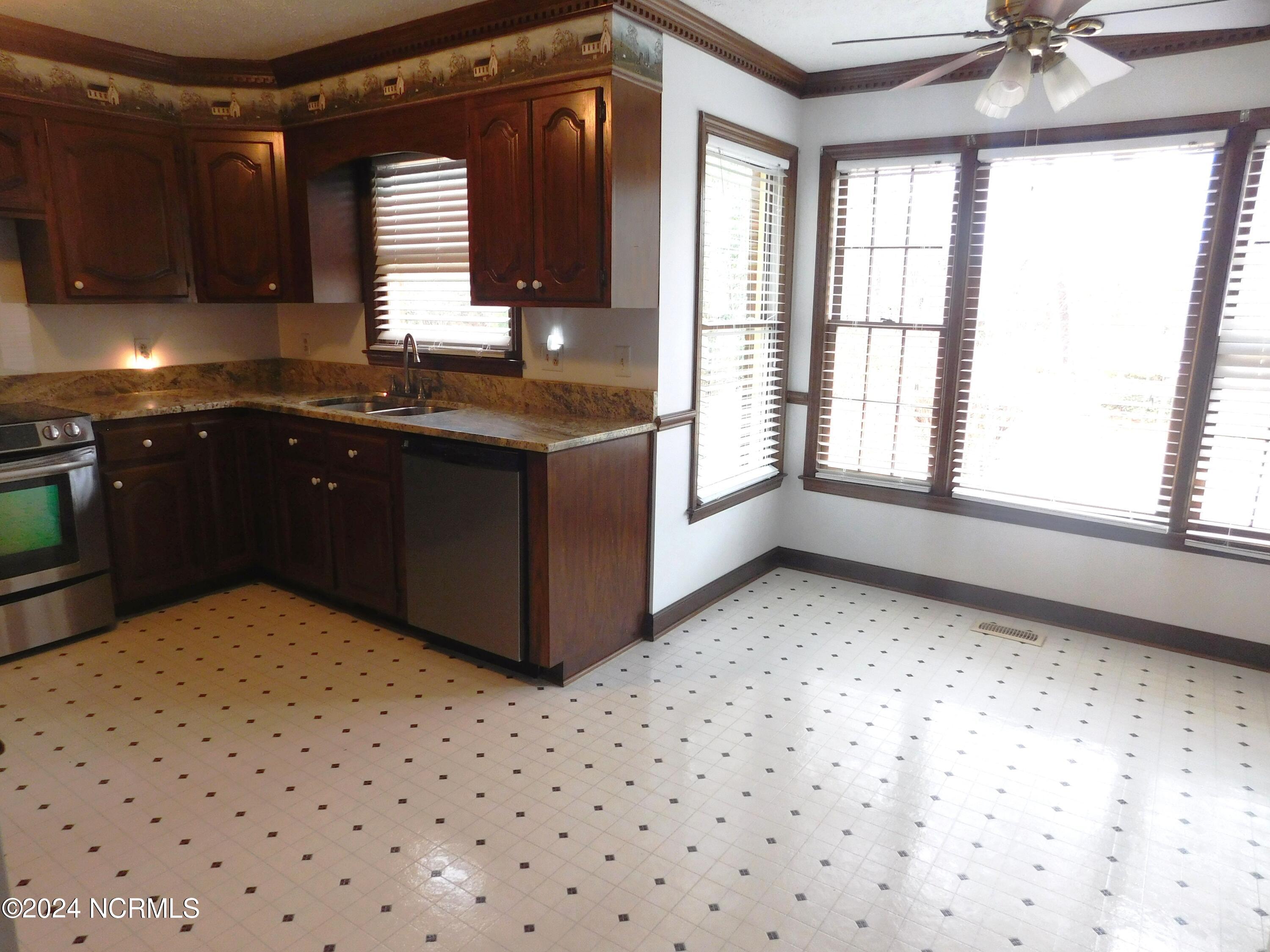 Homes for sale in Tabor City, NC | 43 Willow Dr, Tabor City, NC 28463 | MLS# 100429484