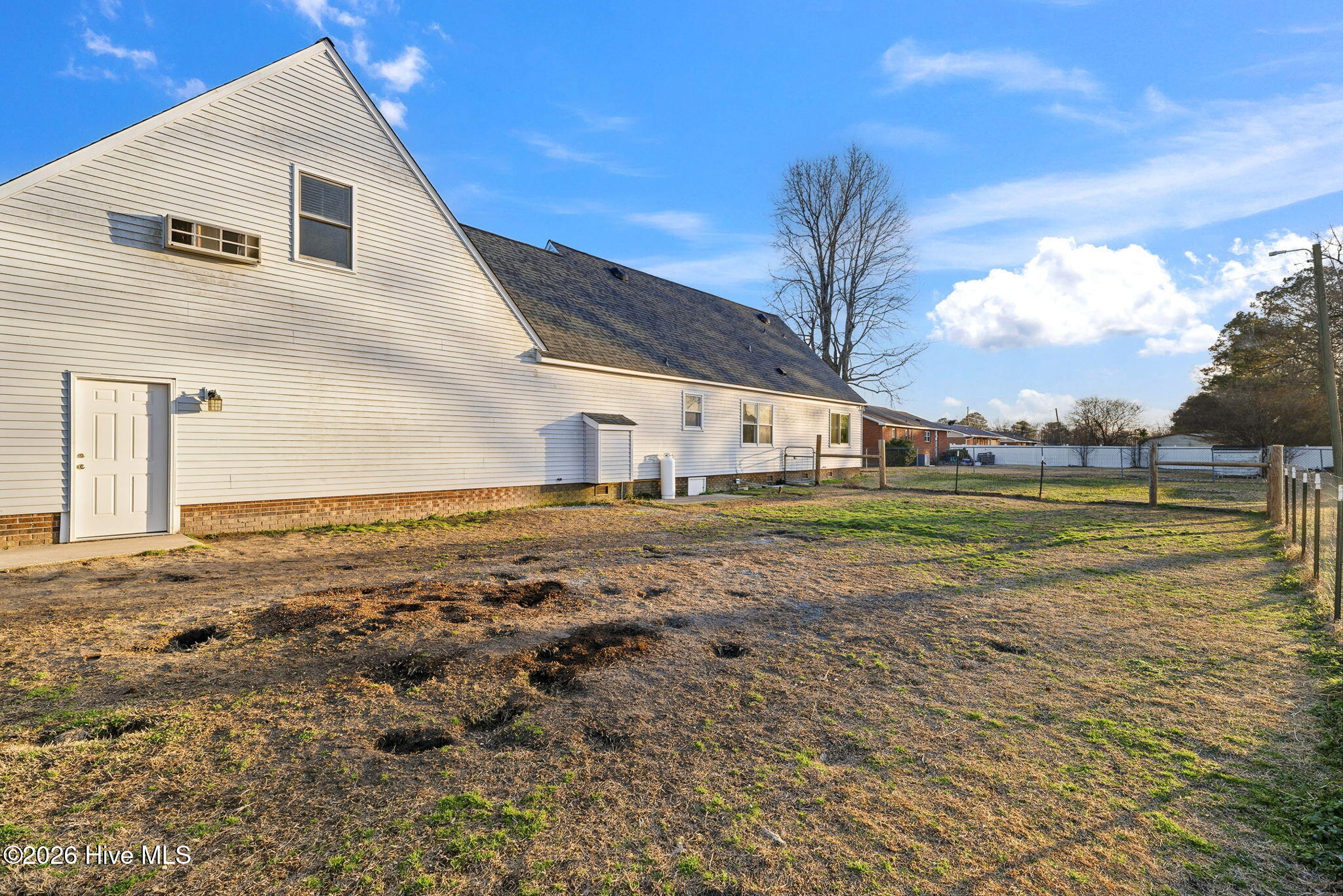 100554589 | Photo 47