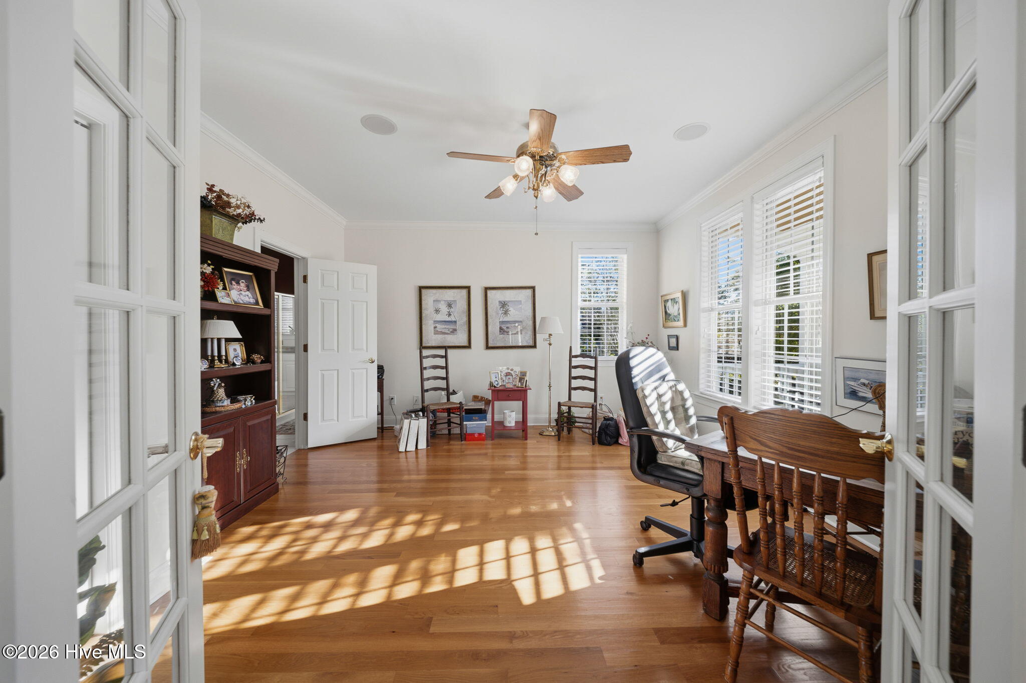 100570394 | Photo 37