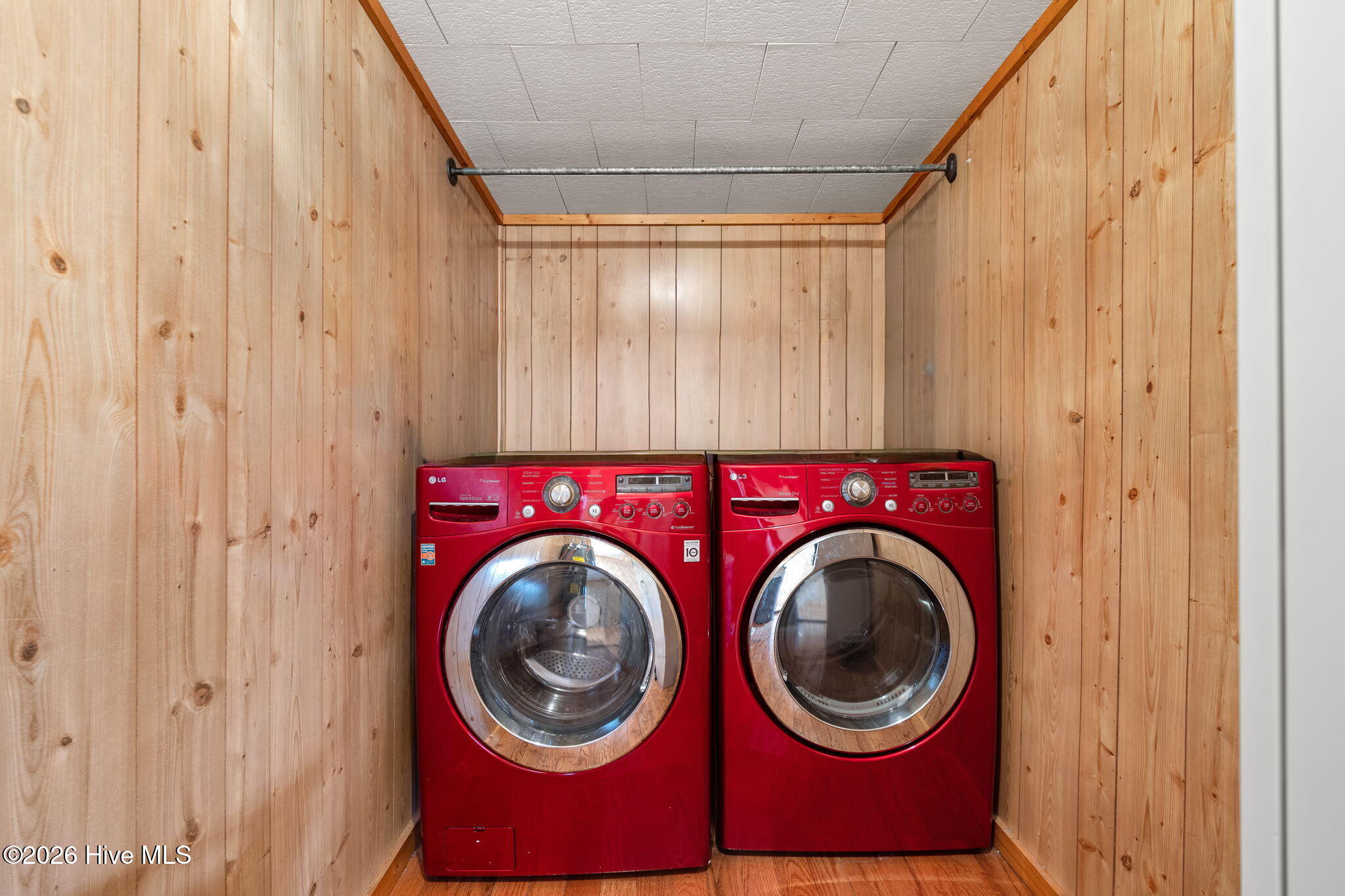 100555988 | Photo 17